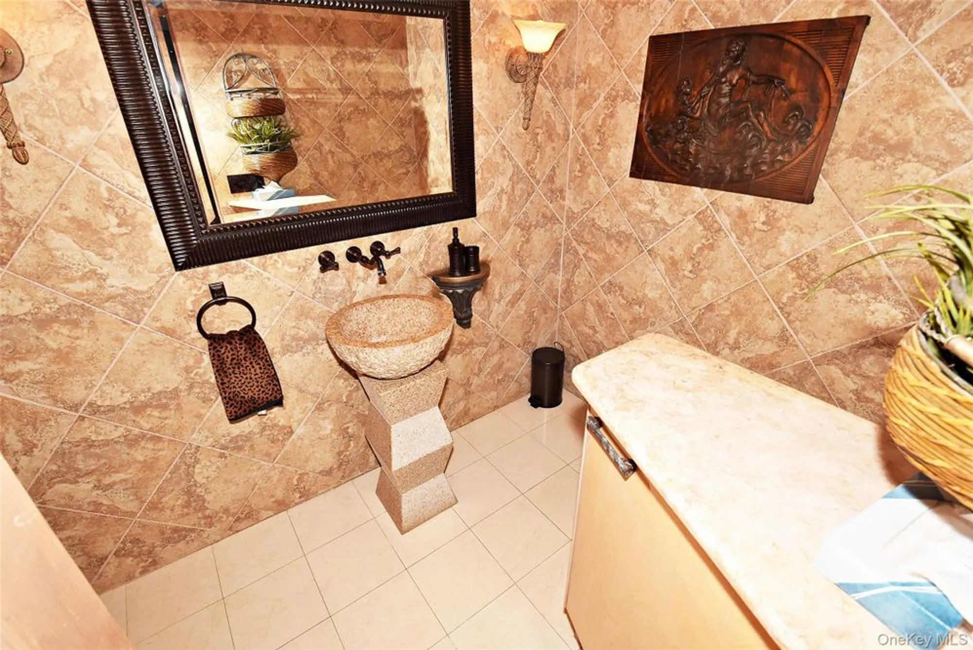 Property Slideshow image 10 of 26 | 259 altessa blvd, Melville, NY, 11747