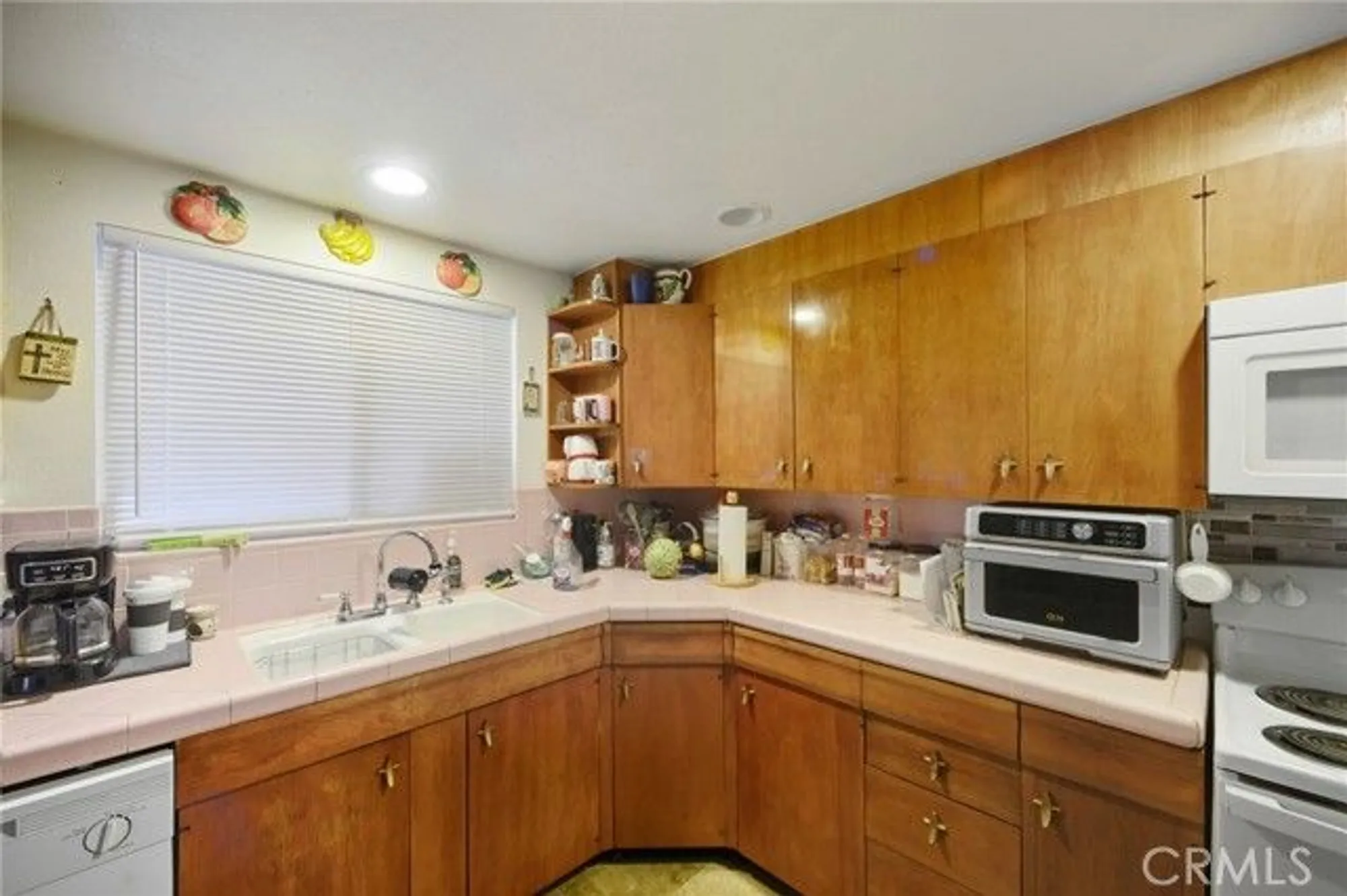 Property Slideshow image 14 of 26 | 1461 w westmont ave, Hemet, CA, 92543