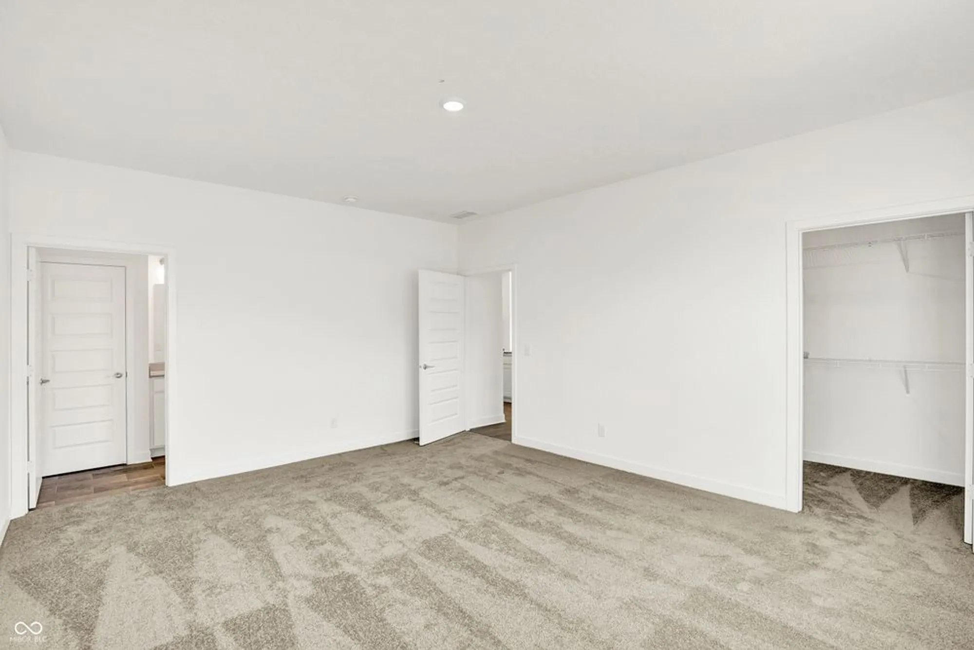 Property Slideshow image 25 of 44 | 5363 foxley park ln, Avon, IN, 46123