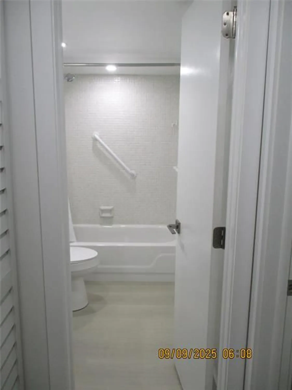 Property Slideshow image 16 of 29 | 7850 w mcnab rd 204, Tamarac, FL, 33321