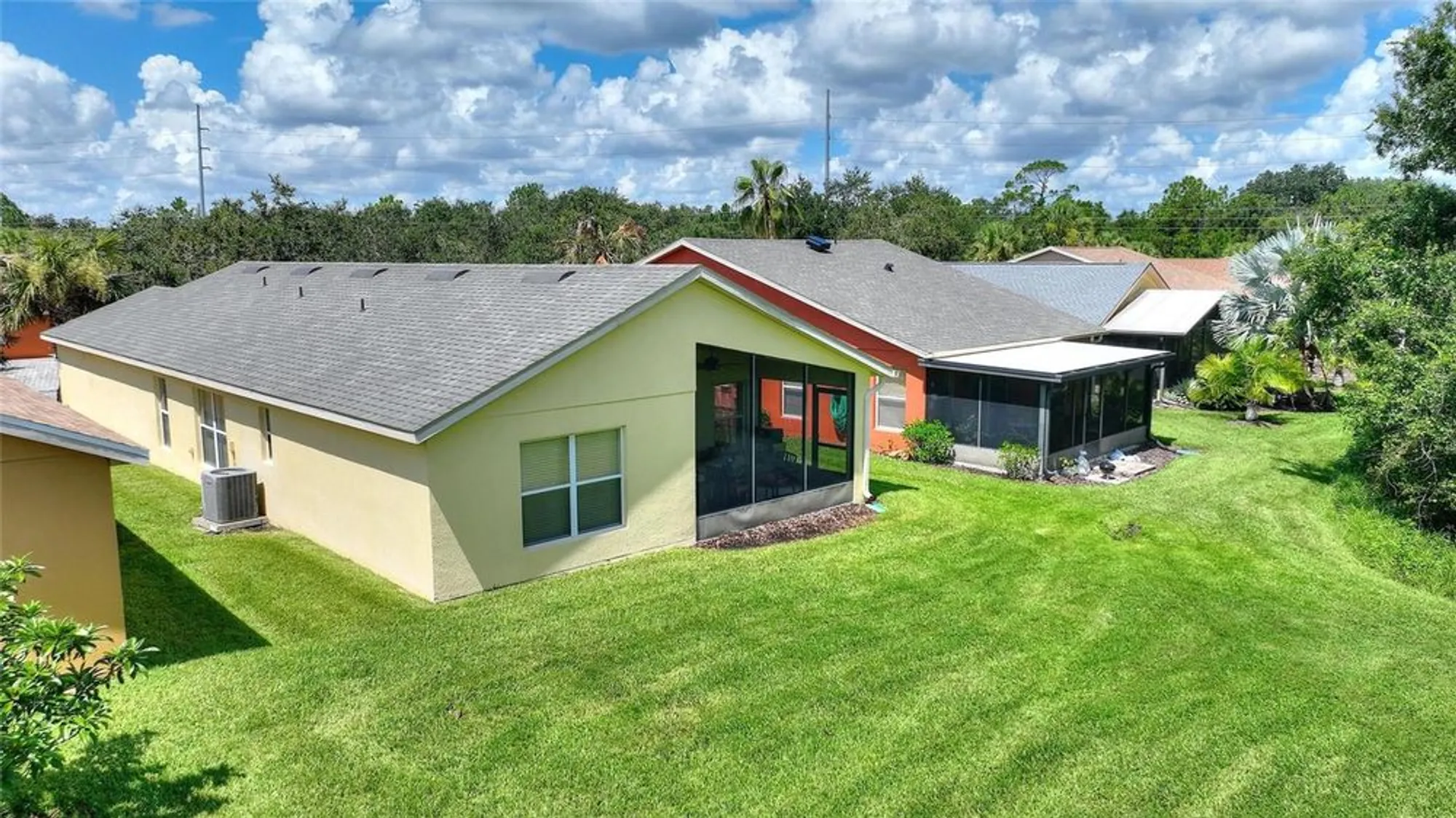 Property Slideshow image 33 of 49 | 504 millifiora ln, Kissimmee, FL, 34759