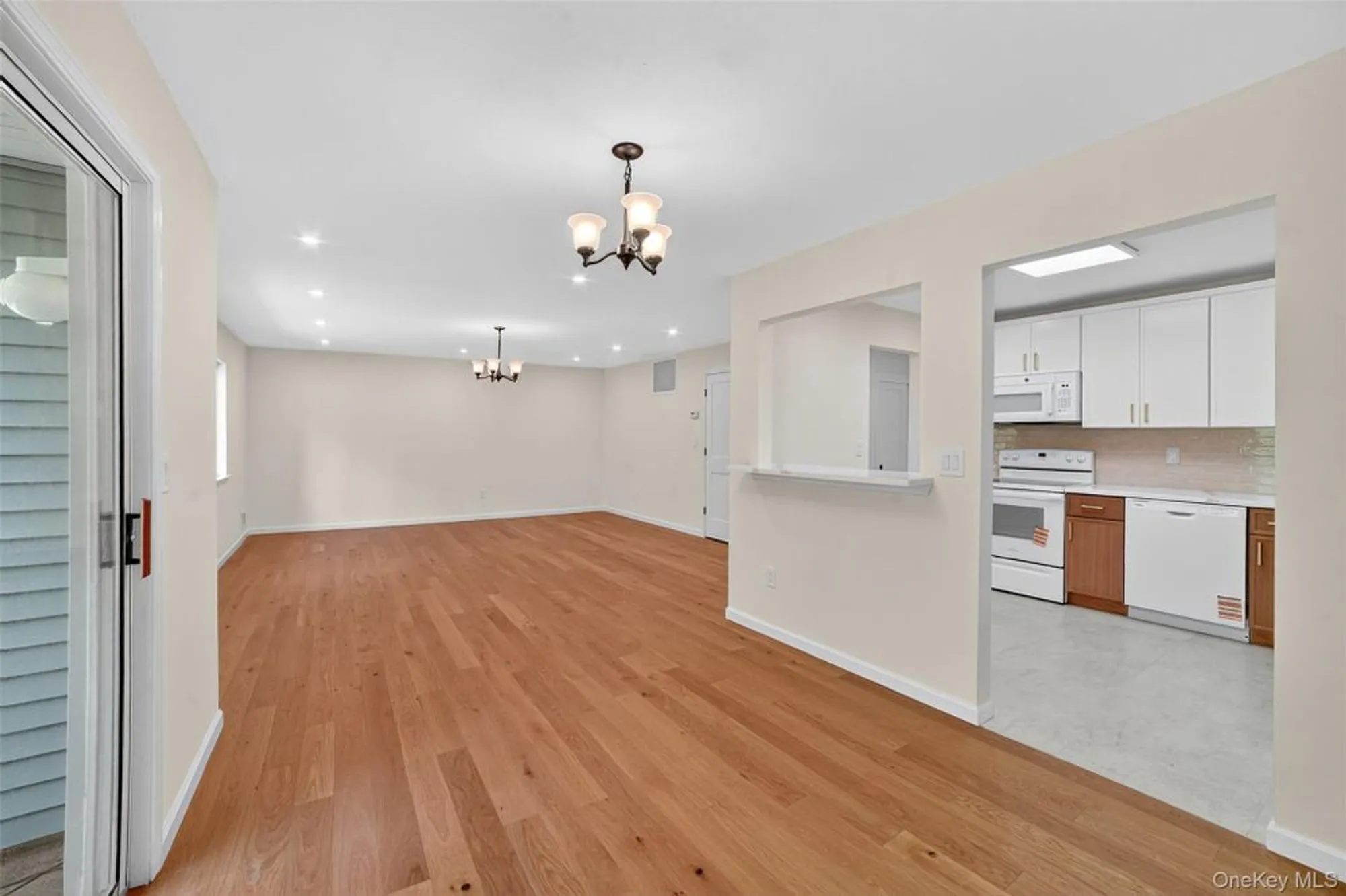 Property Slideshow image 10 of 40 | 159 carriage ct c, Yorktown Heights, NY, 10598