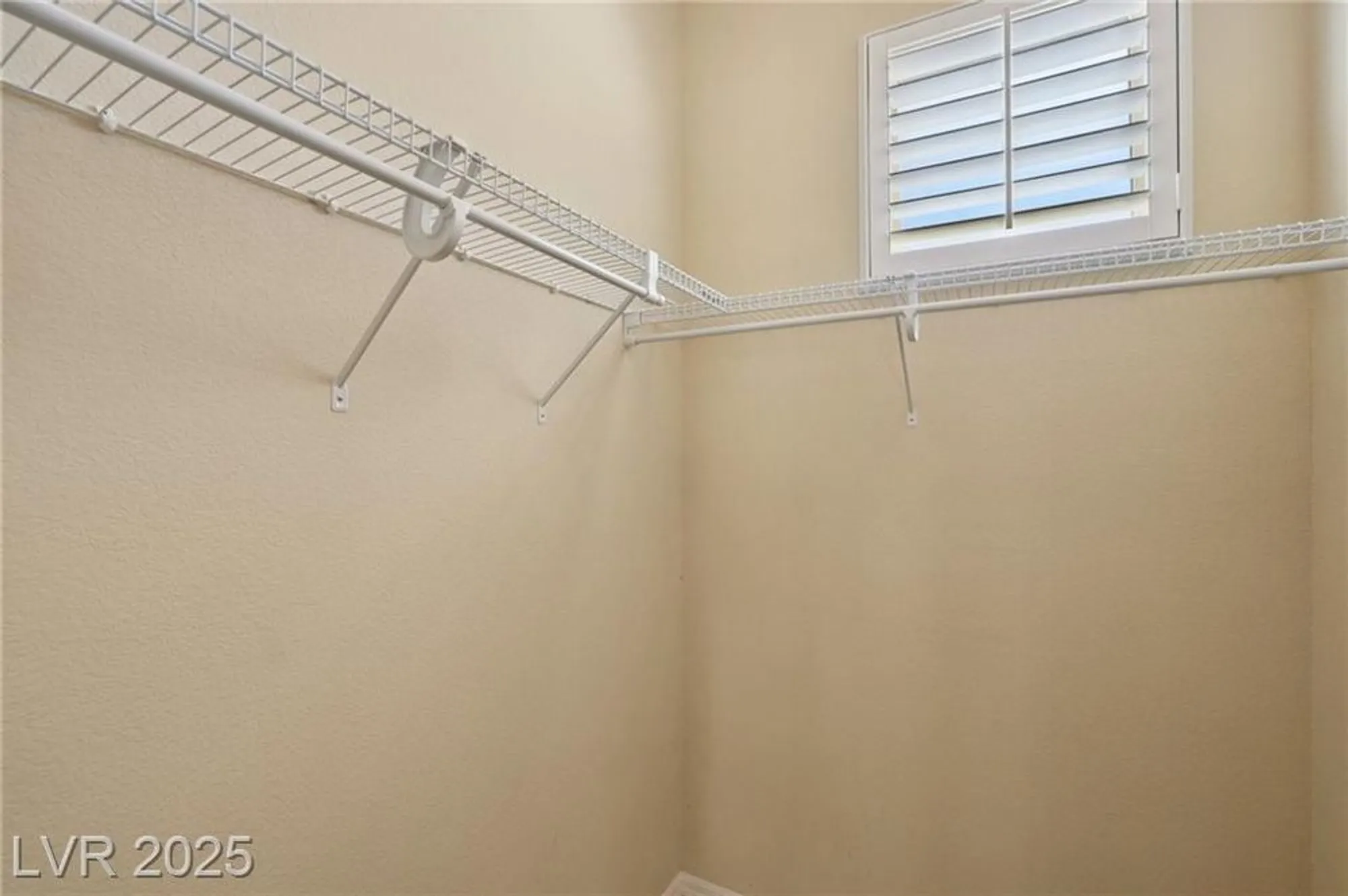 Property Slideshow image 26 of 46 | 2318 shorewood hills ave, Henderson, NV, 89052