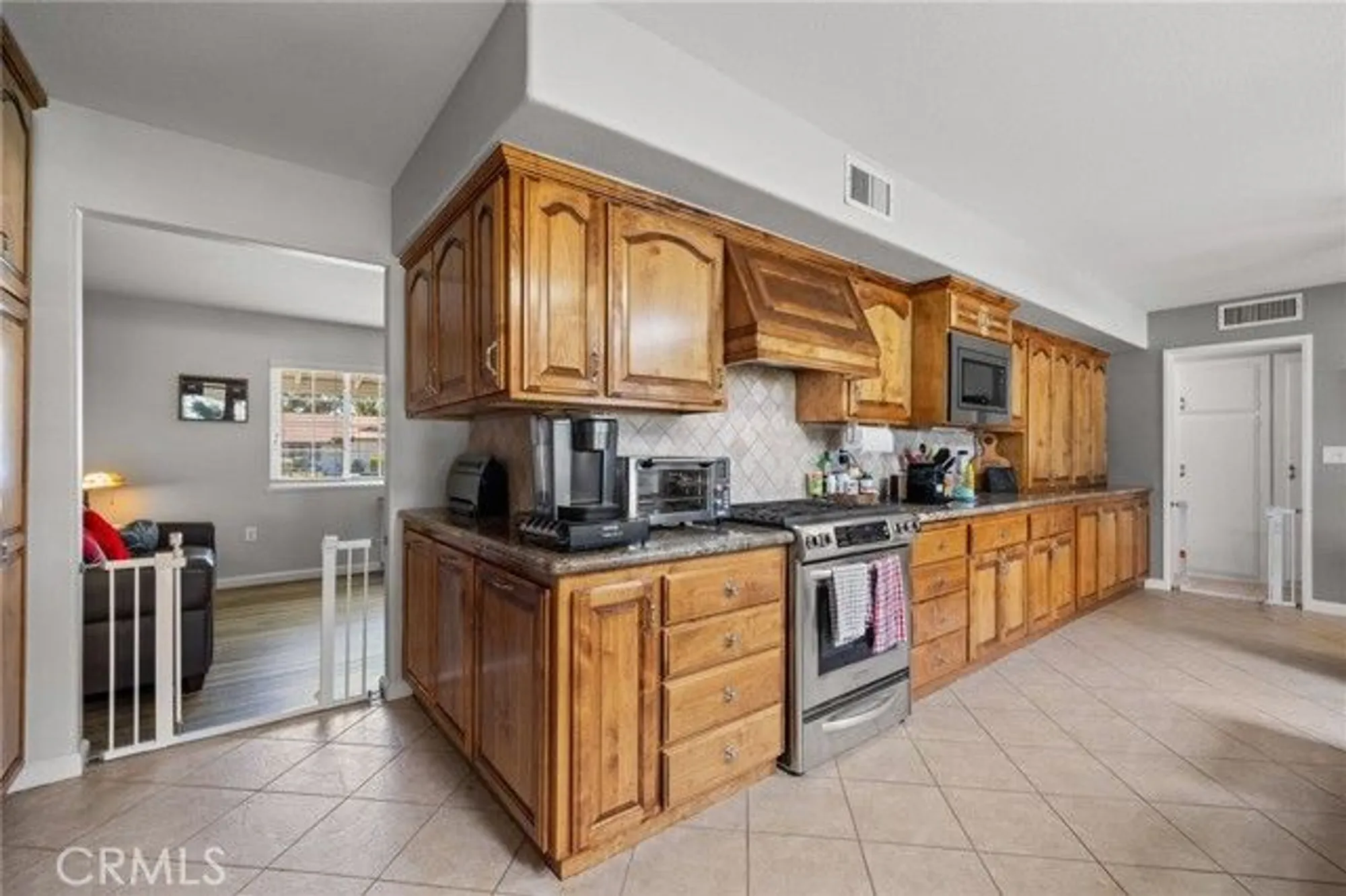 Property Slideshow image 19 of 48 | 704 river oaks dr, Bakersfield, CA, 93309