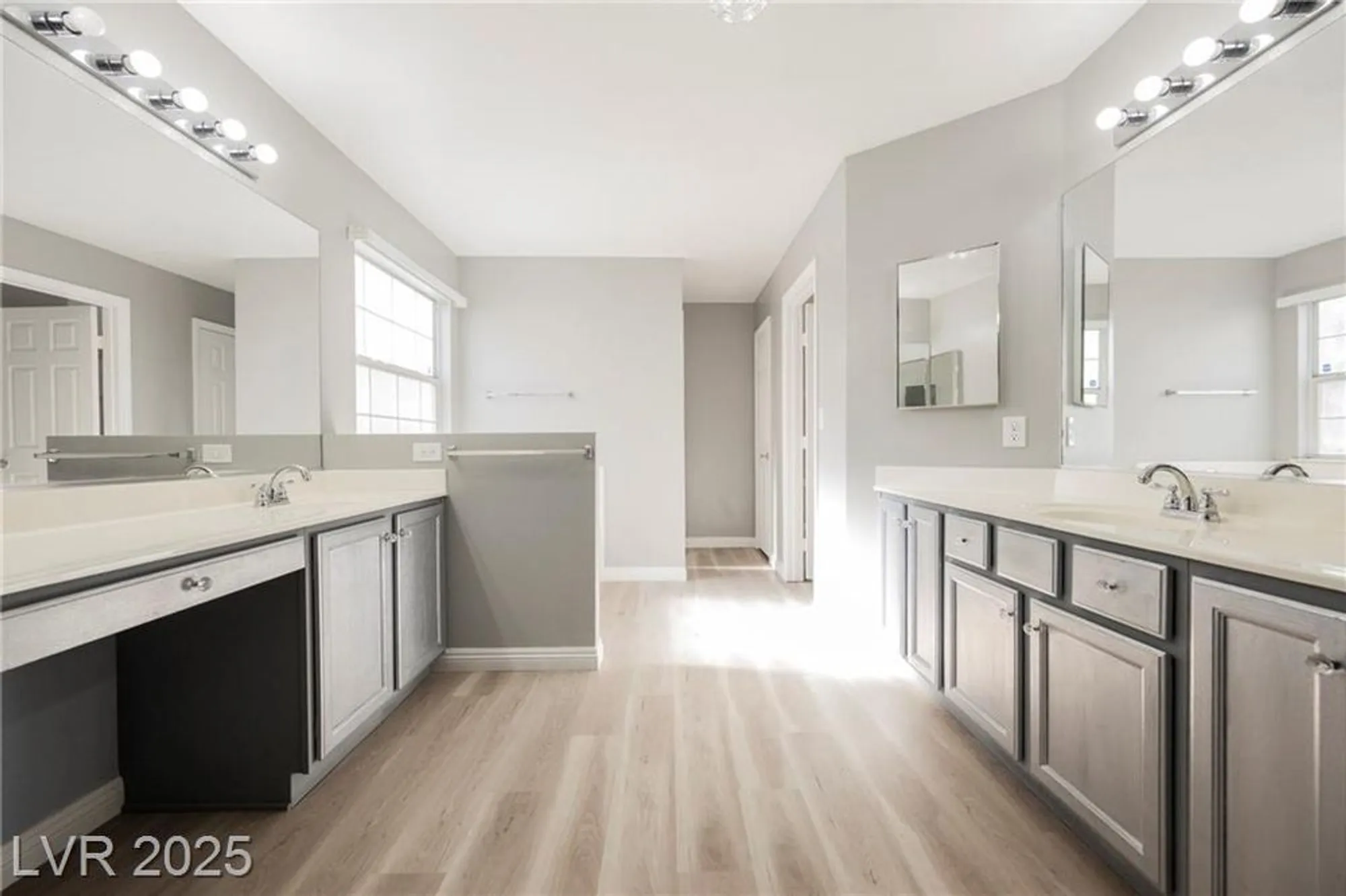 Property Slideshow image 41 of 66 | 5133 burr oak dr, Las Vegas, NV, 89130