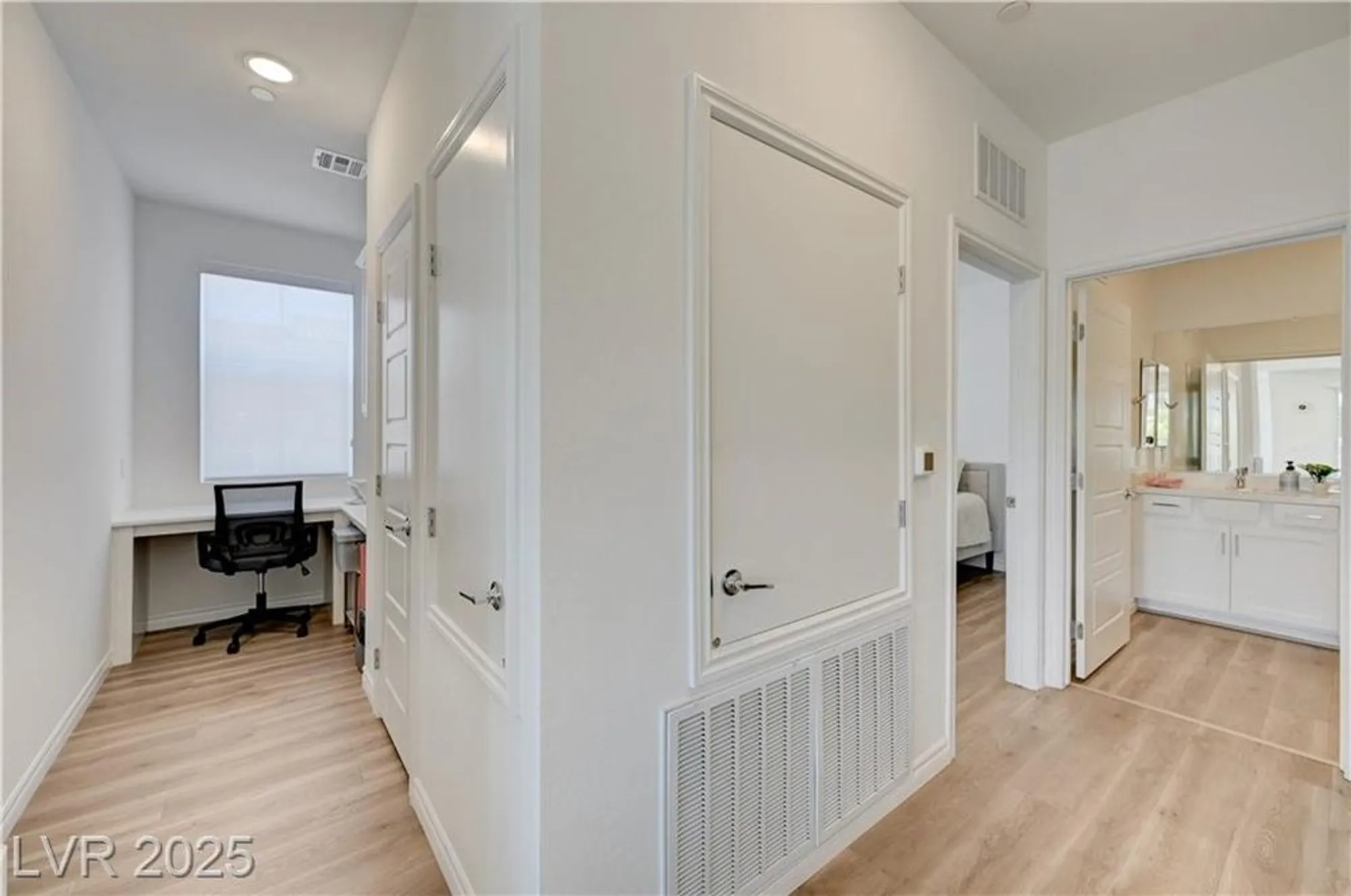 Property Slideshow image 11 of 35 | 2555 hampton rd 8202, Henderson, NV, 89052