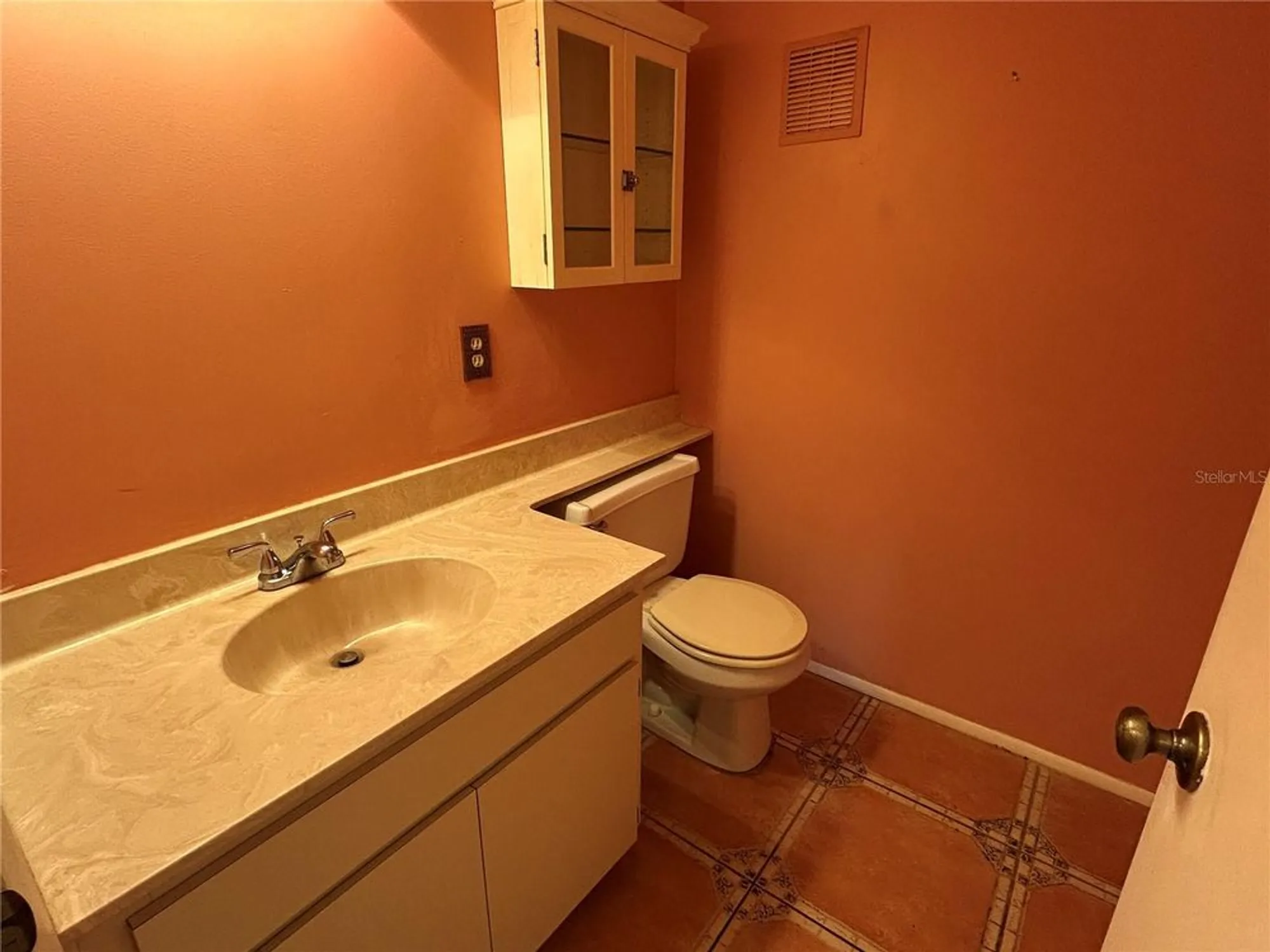 Property Slideshow image 18 of 34 | 2221 norwegian dr 57, Clearwater, FL, 33763