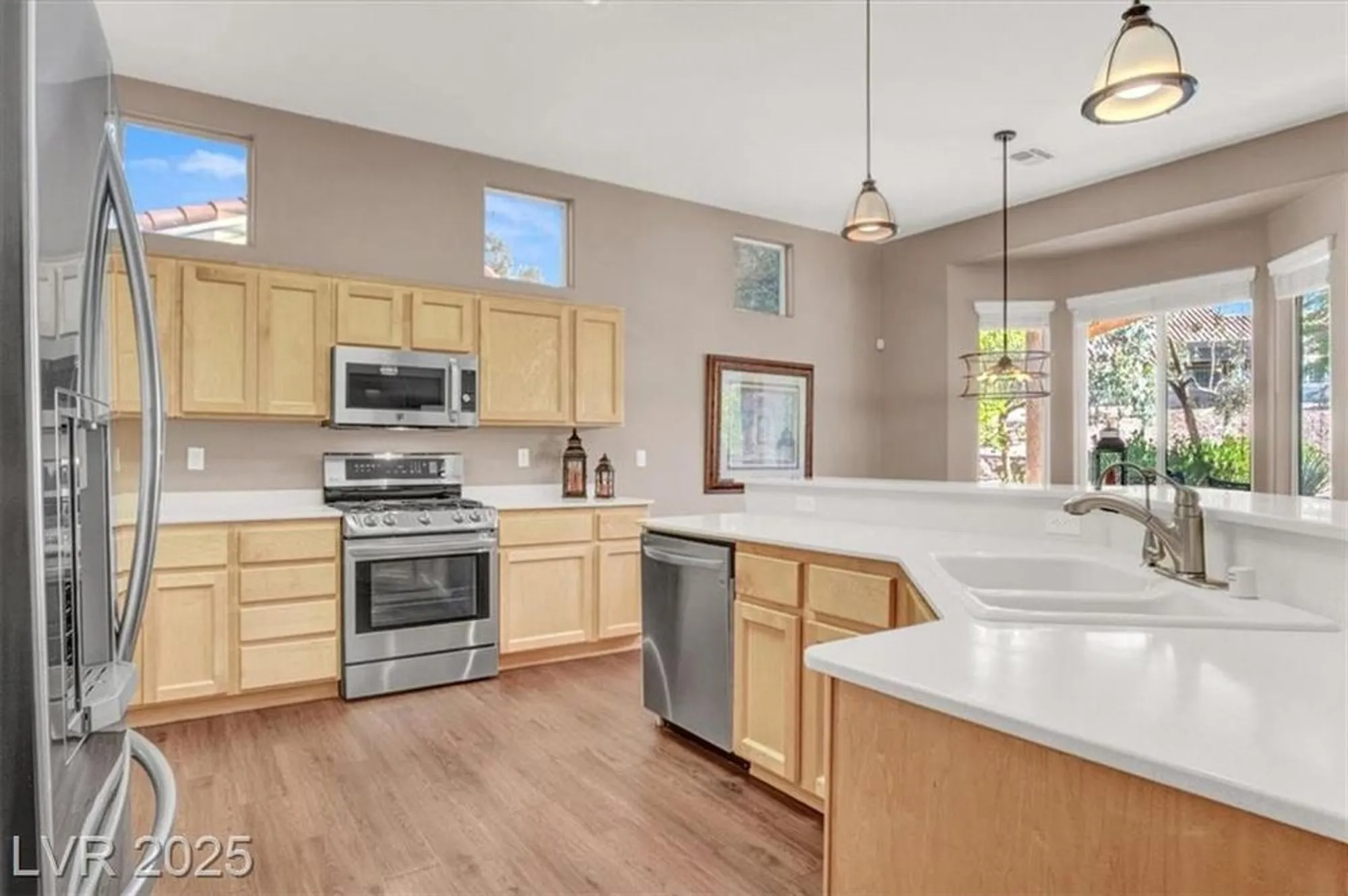 Property Slideshow image 9 of 33 | 9525 salem hills ct, Las Vegas, NV, 89134