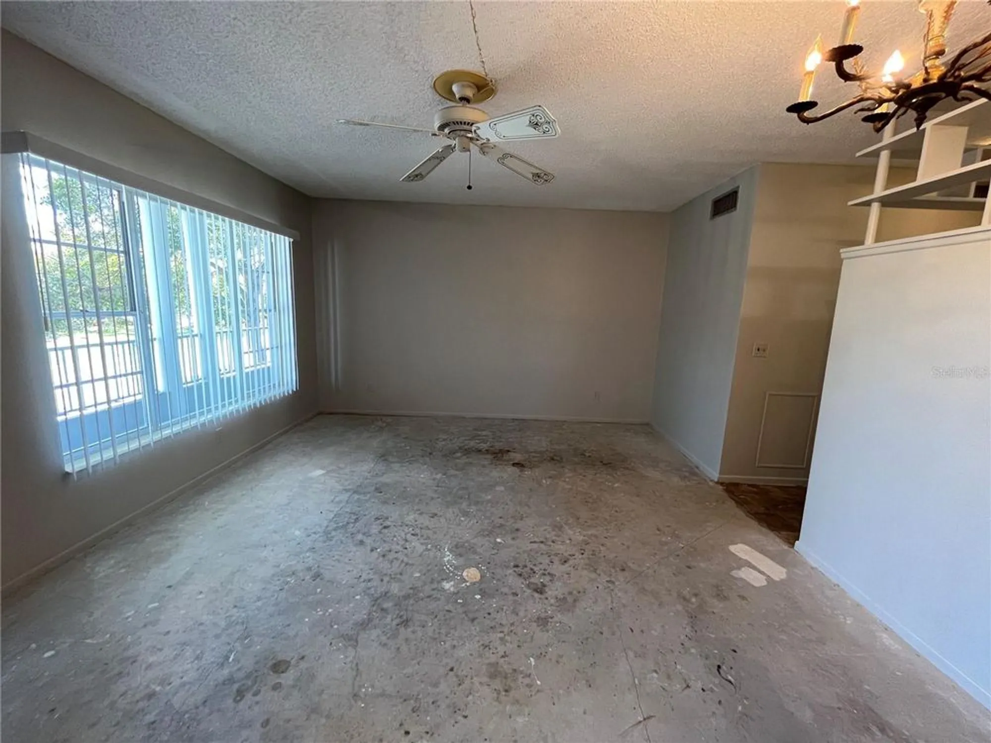Property Slideshow image 4 of 36 | 2100 world parkway blvd apt 56, Clearwater, FL, 33763