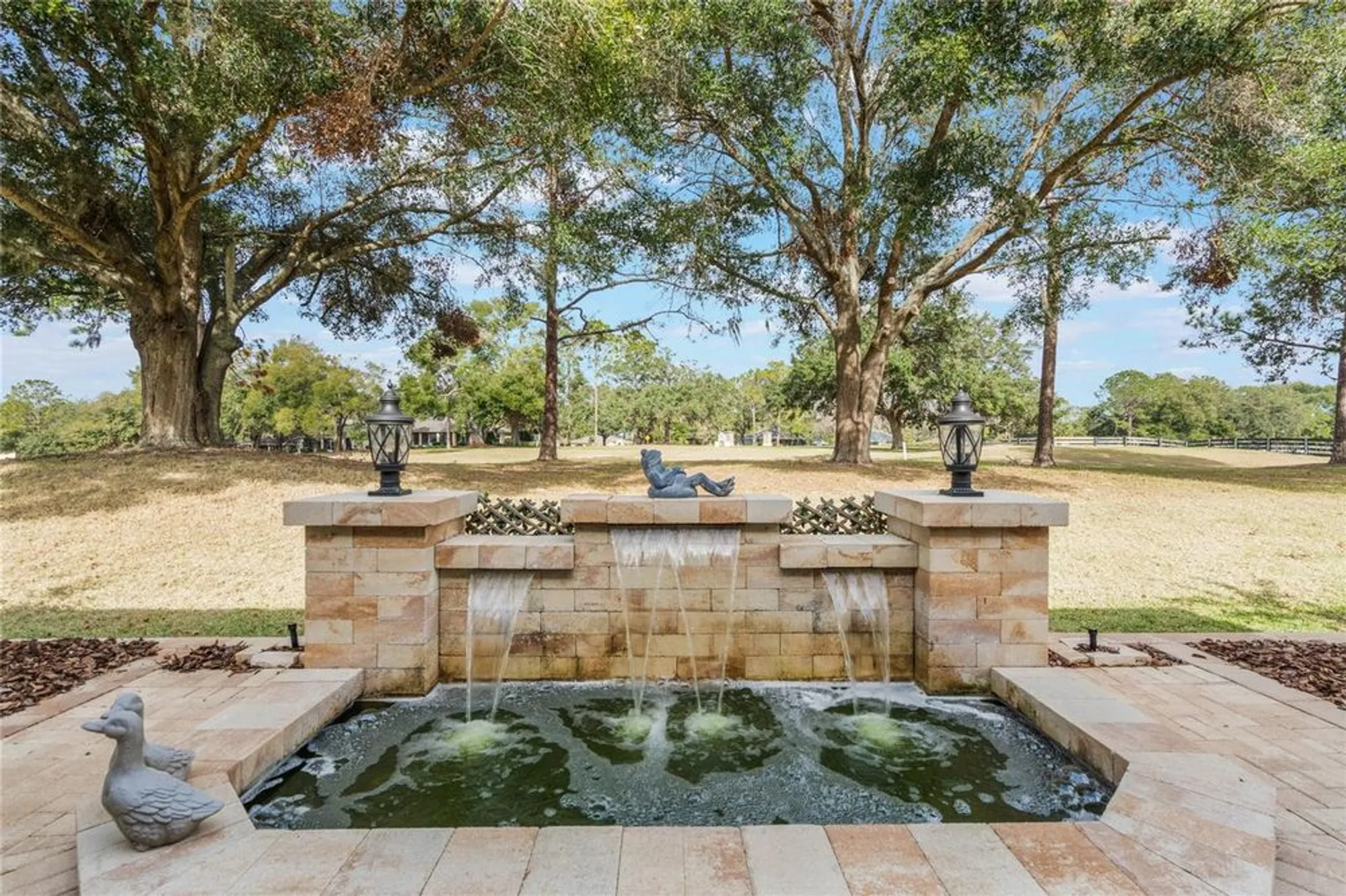 Property Slideshow image 42 of 58 | 5072 greens dr, Lady Lake, FL, 32159