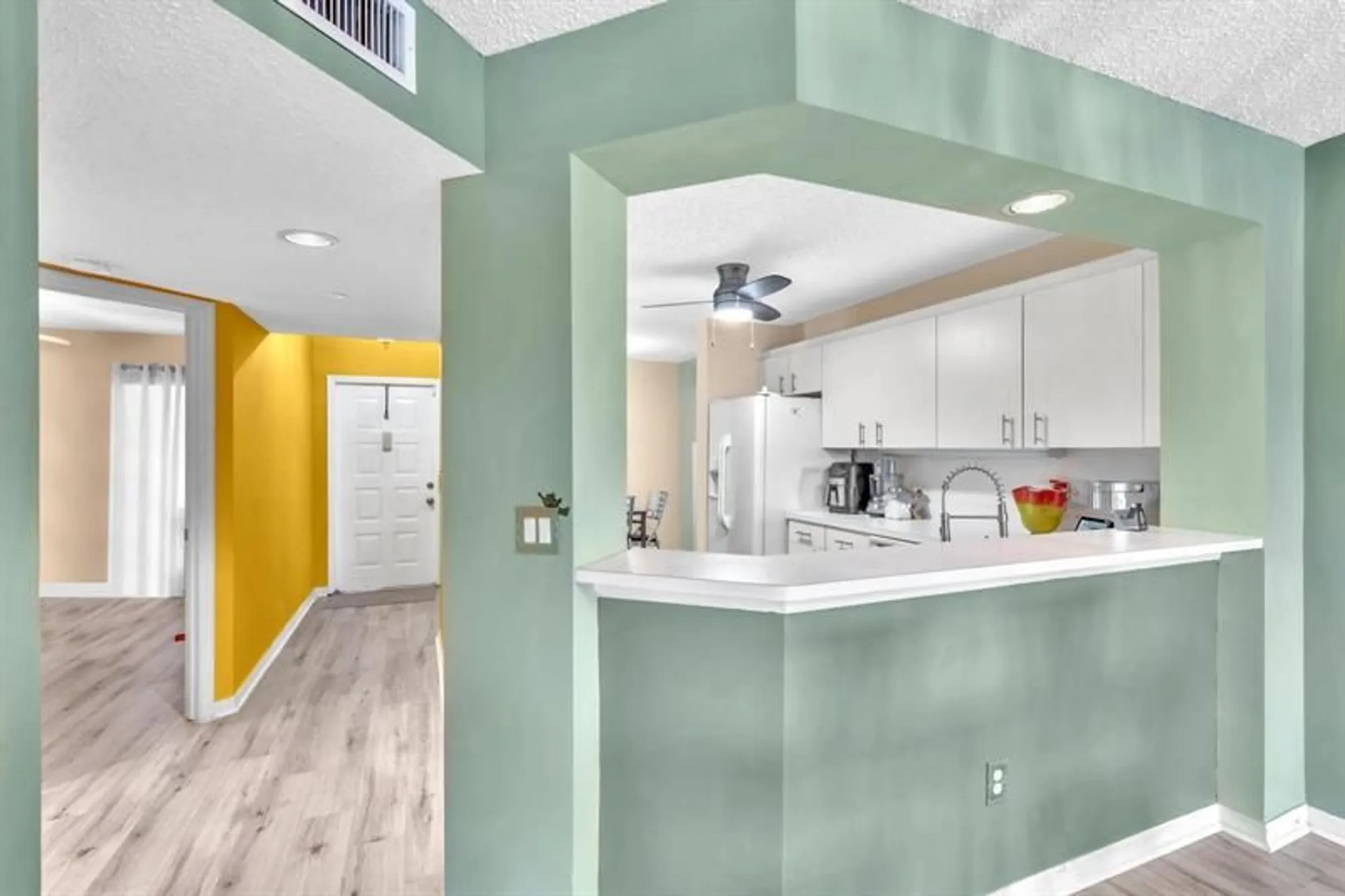 Property Slideshow image 9 of 65 | 9587 weldon cir b211, Tamarac, FL, 33321