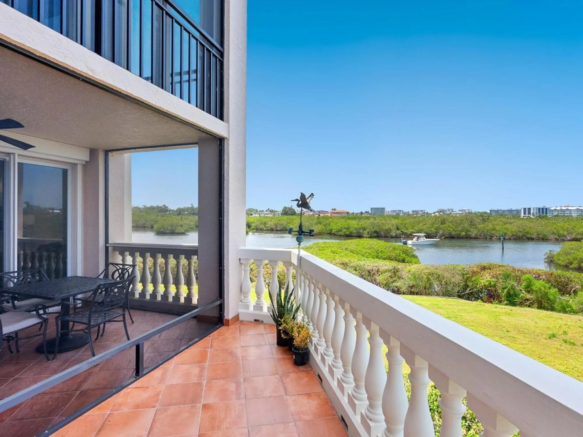 Property Slideshow image 16 of 61 | 5430 eagles point cir 101, Sarasota, FL, 34231