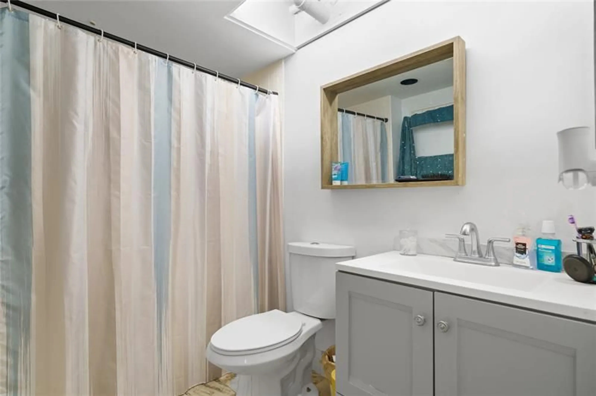 Property Slideshow image 26 of 36 | 800 sw 125th way apt 202, Pembroke Pines, FL, 33027