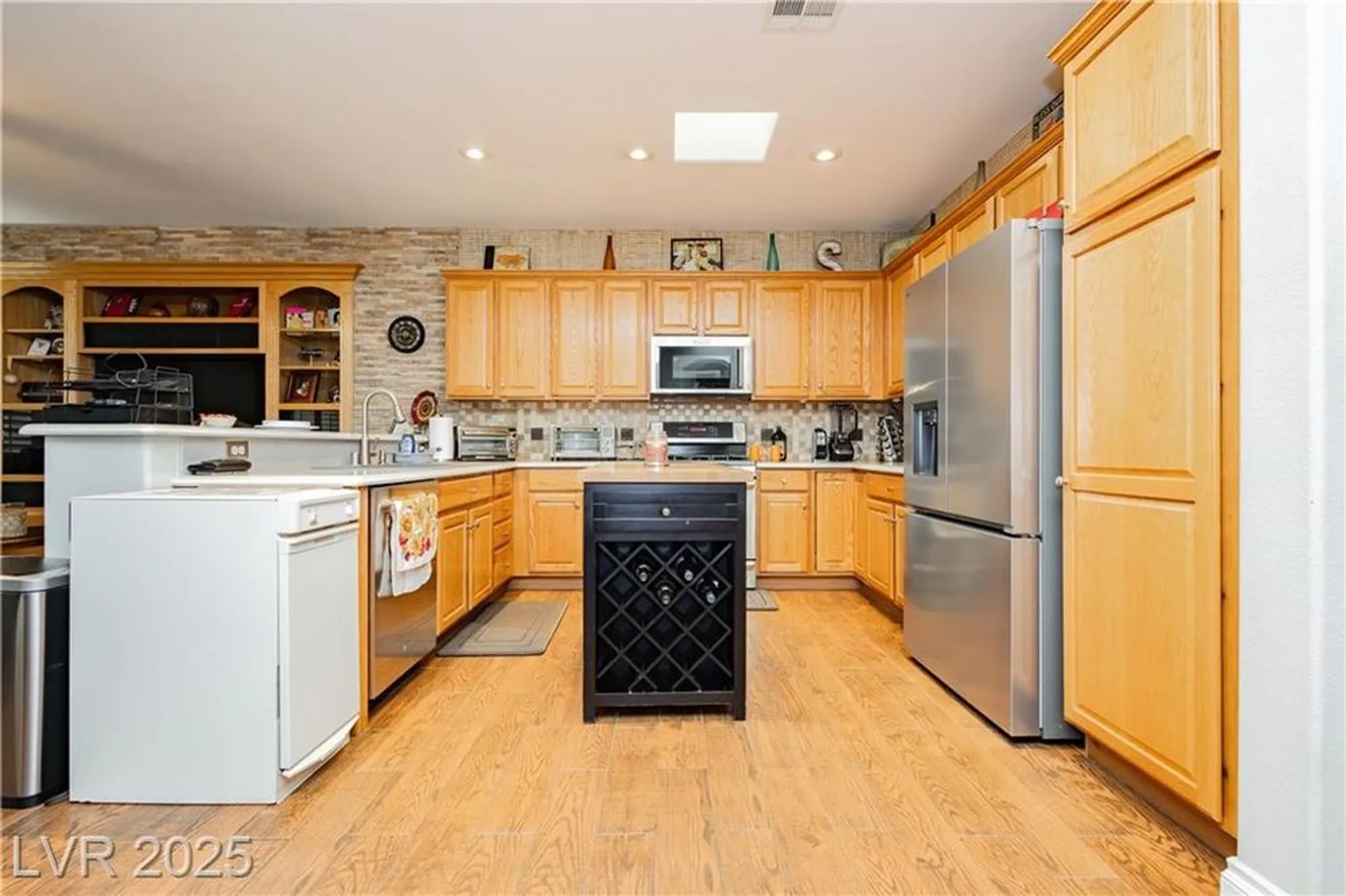 Property Slideshow image 27 of 45 | 10347 profeta ct, Las Vegas, NV, 89135