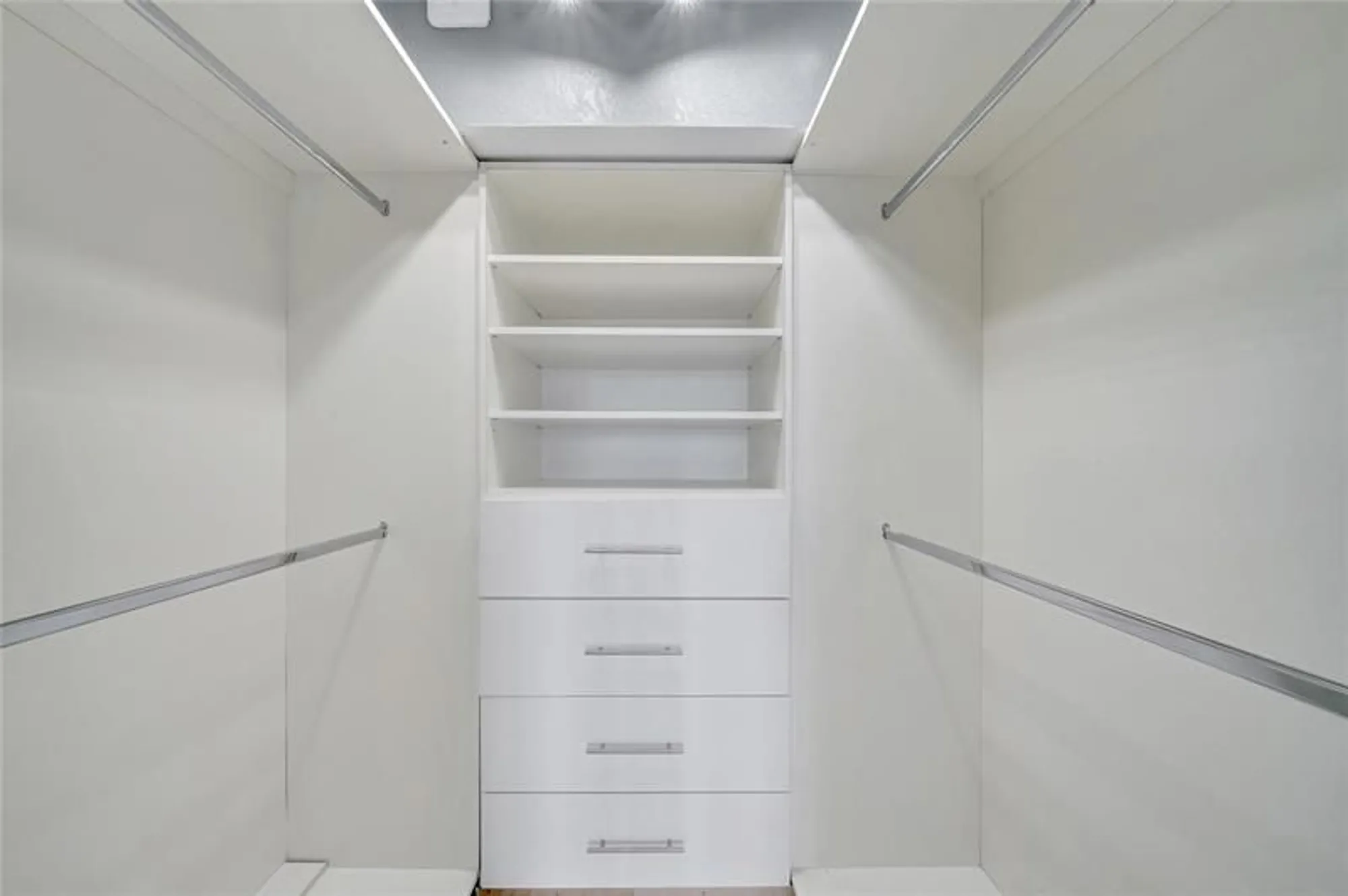 Property Slideshow image 17 of 53 | 1100 saint charles pl 708, Pembroke Pines, FL, 33026