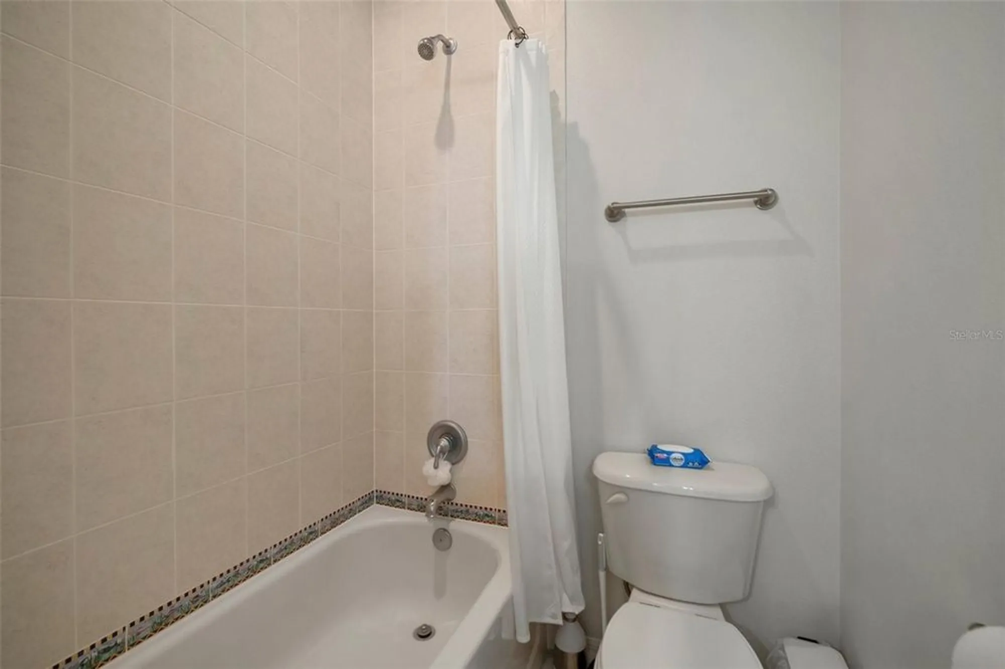 Property Slideshow image 36 of 94 | 825 islebay dr, Apollo Beach, FL, 33572