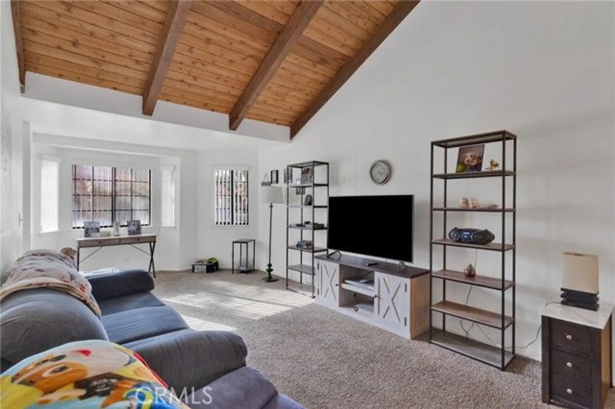 Property Slideshow image 8 of 36 | 19175 elm dr, Apple Valley, CA, 92308