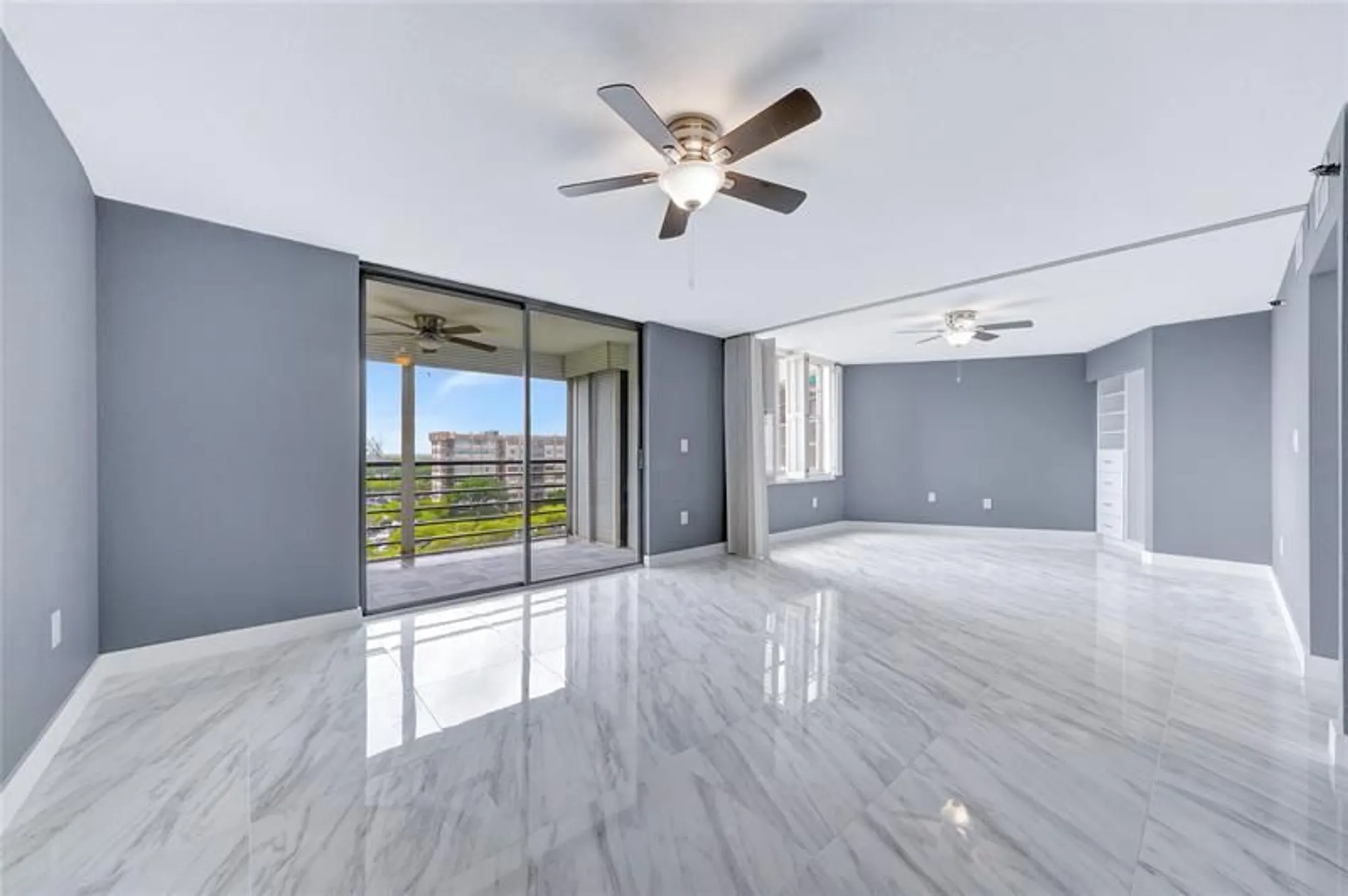 Property Slideshow image 8 of 53 | 1100 saint charles pl 708, Pembroke Pines, FL, 33026