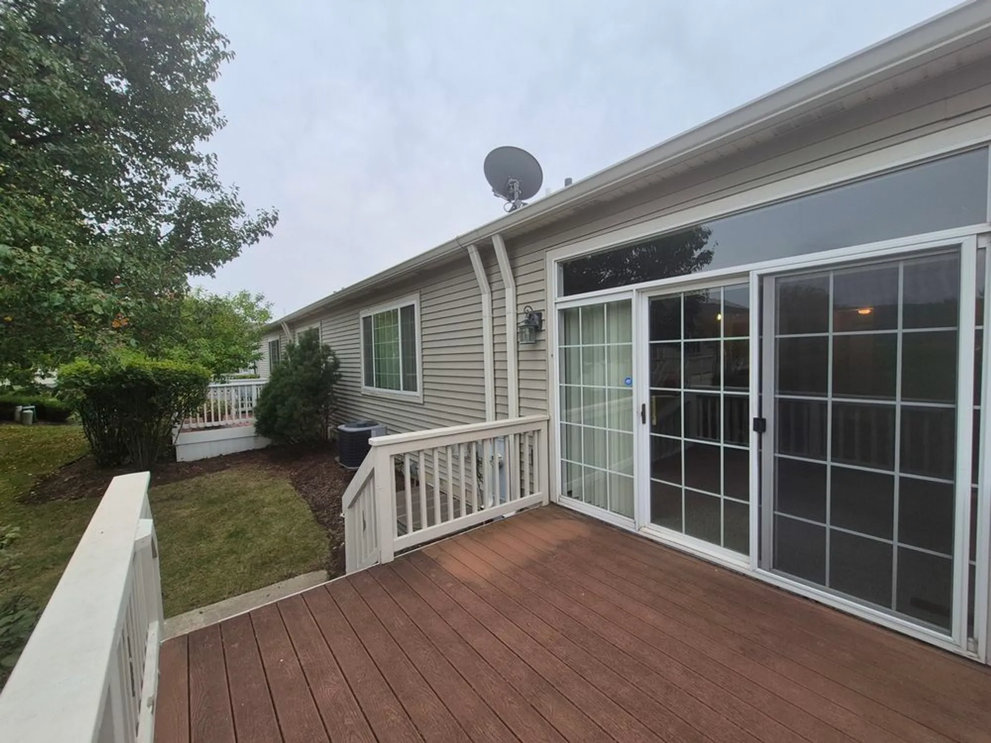 Property Slideshow image 17 of 19 | 1622 captiva dr, Aurora, IL, 60504