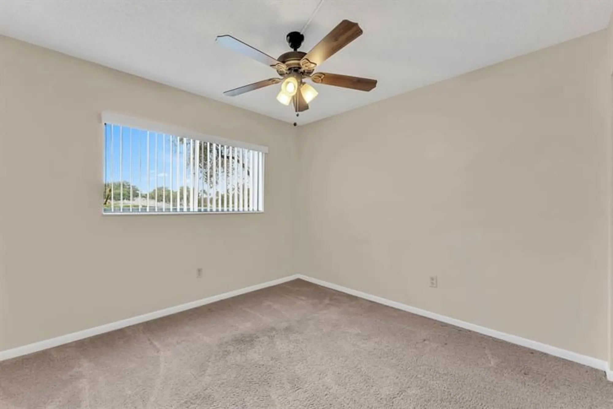 Property Slideshow image 11 of 29 | 9947 n belfort cir # 114, Tamarac, FL, 33321