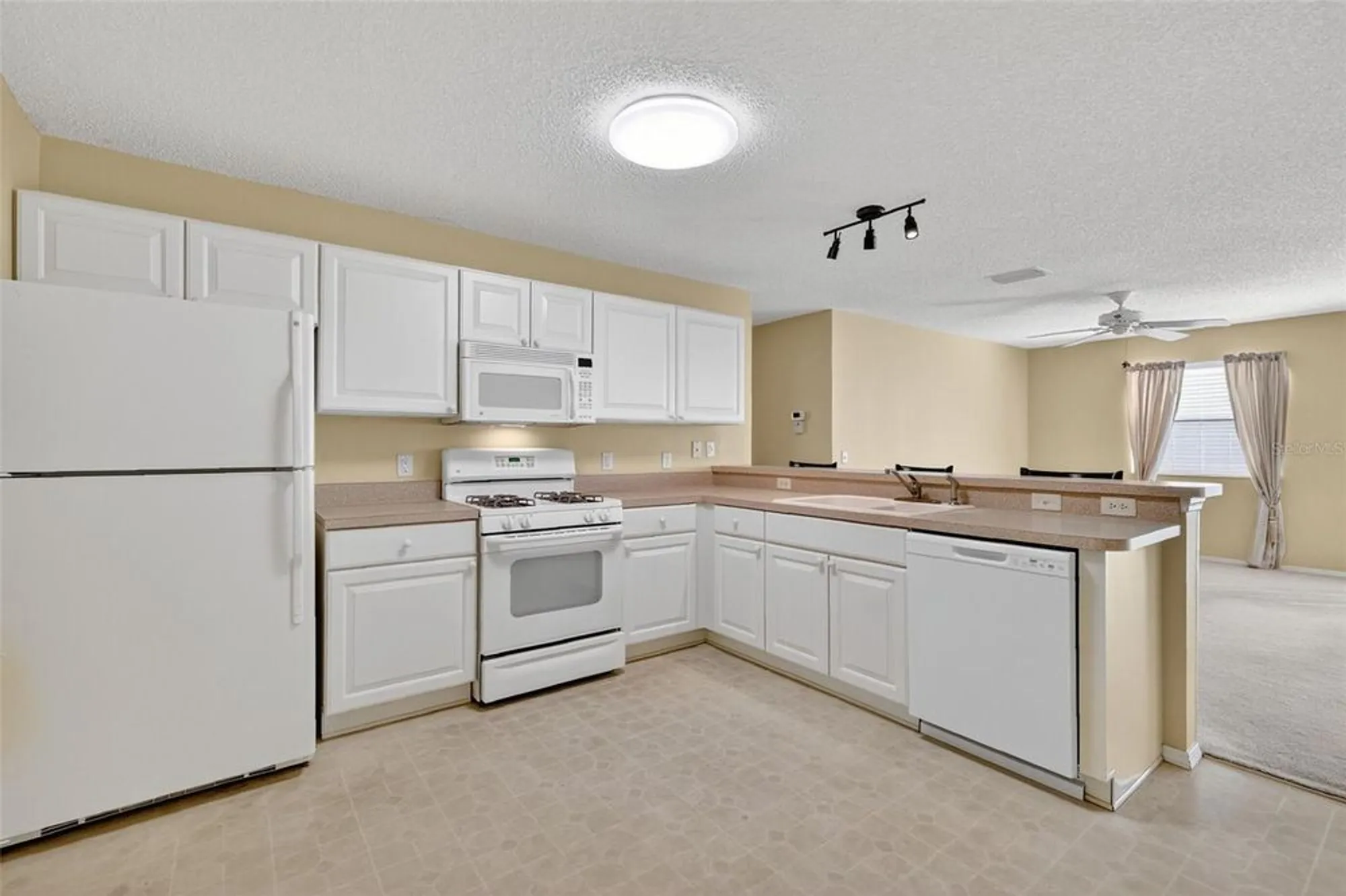 Property Slideshow image 2 of 35 | 2475 laurel bay ln, The Villages, FL, 32162