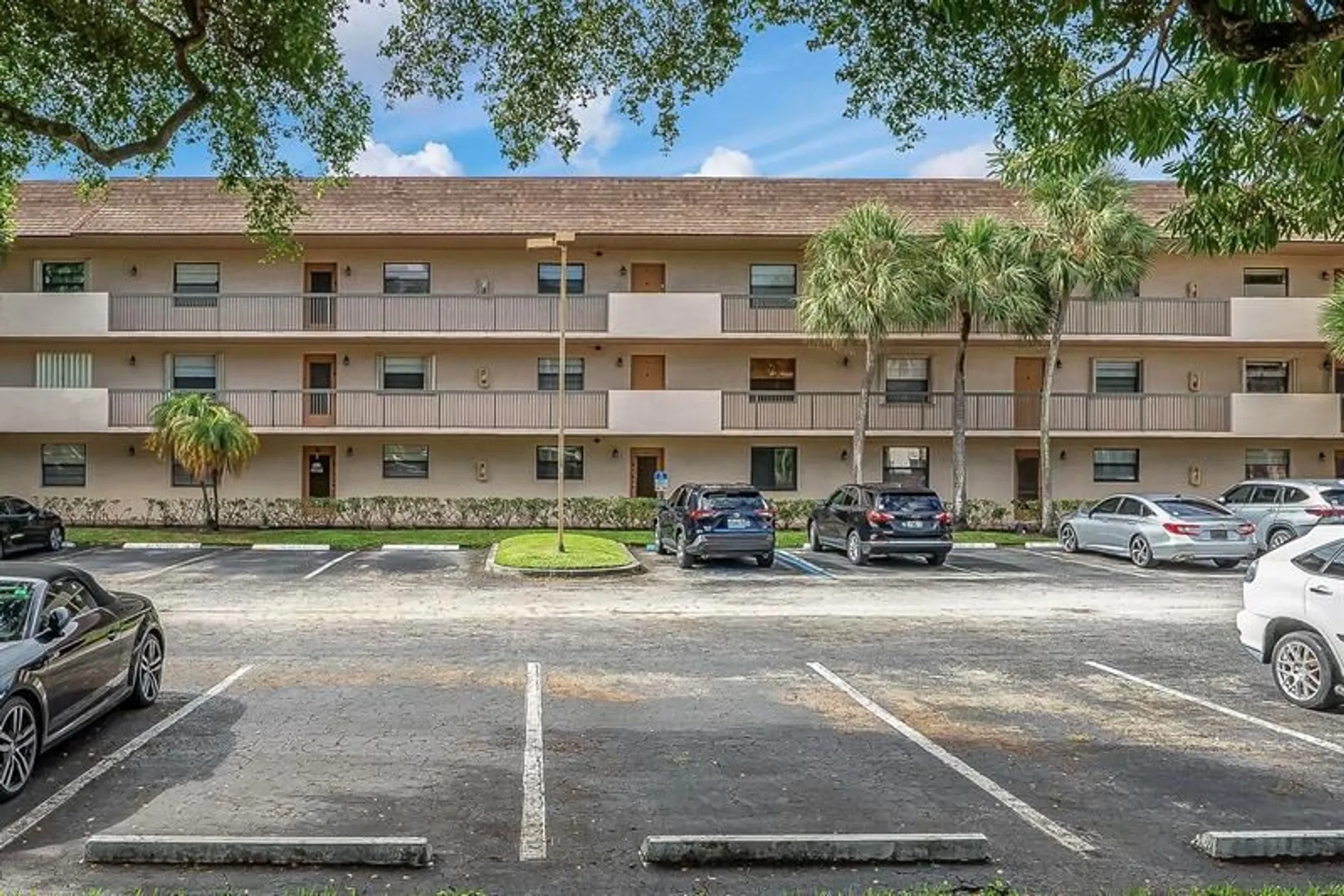 Property Slideshow image 32 of 32 | 4955 e sabal palm blvd 104, Tamarac, FL, 33319