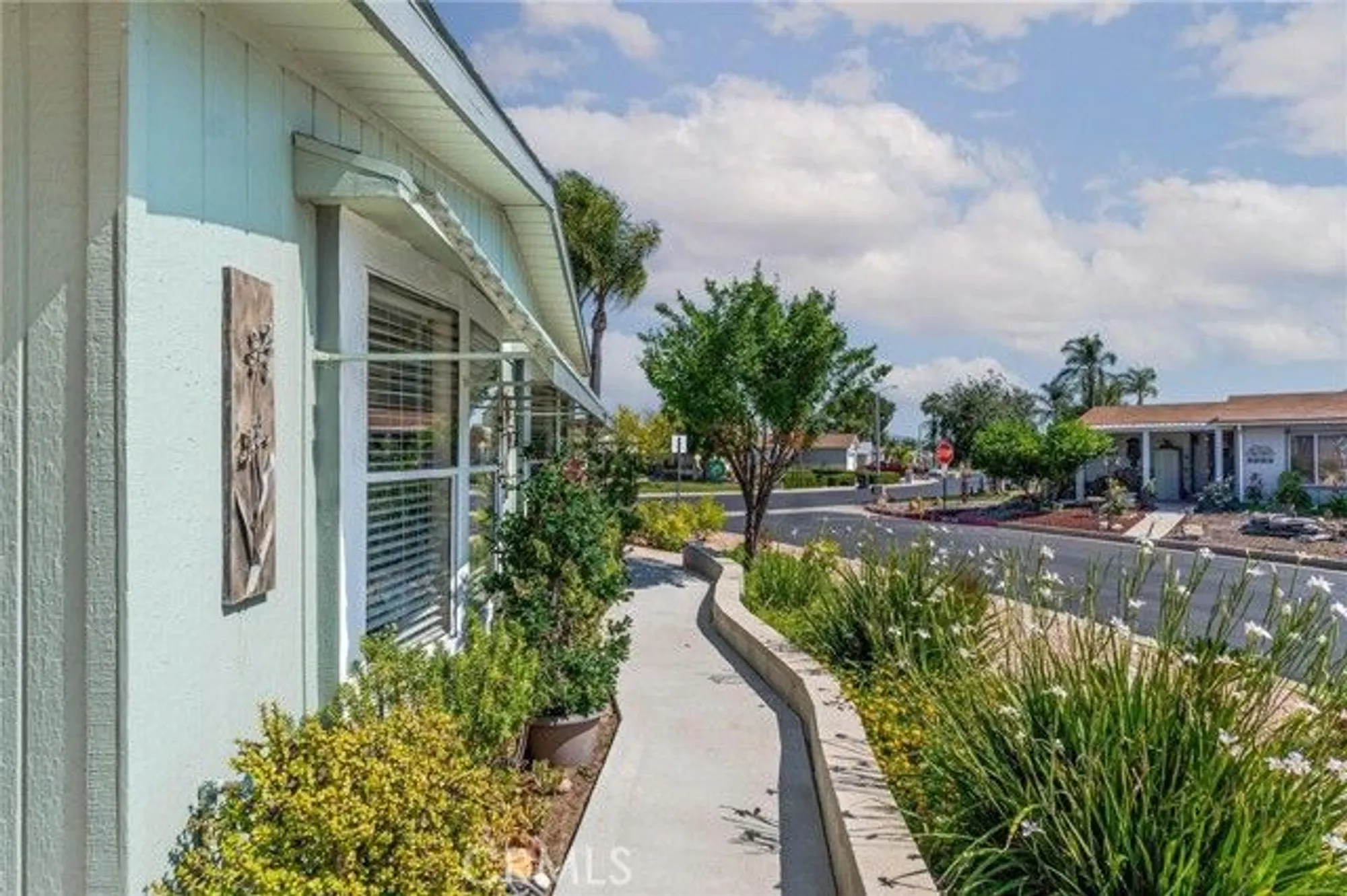 Property Slideshow image 2 of 49 | 38124 calle amigable, Murrieta, CA, 92563