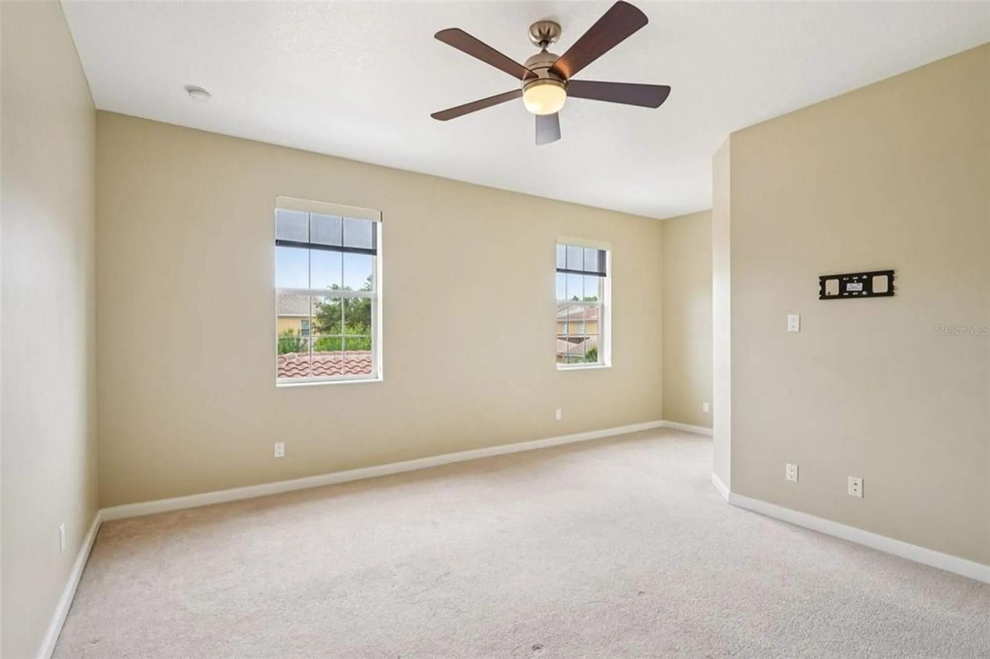 Property Slideshow image 30 of 59 | 8430 leatherleaf ln, Orlando, FL, 32827