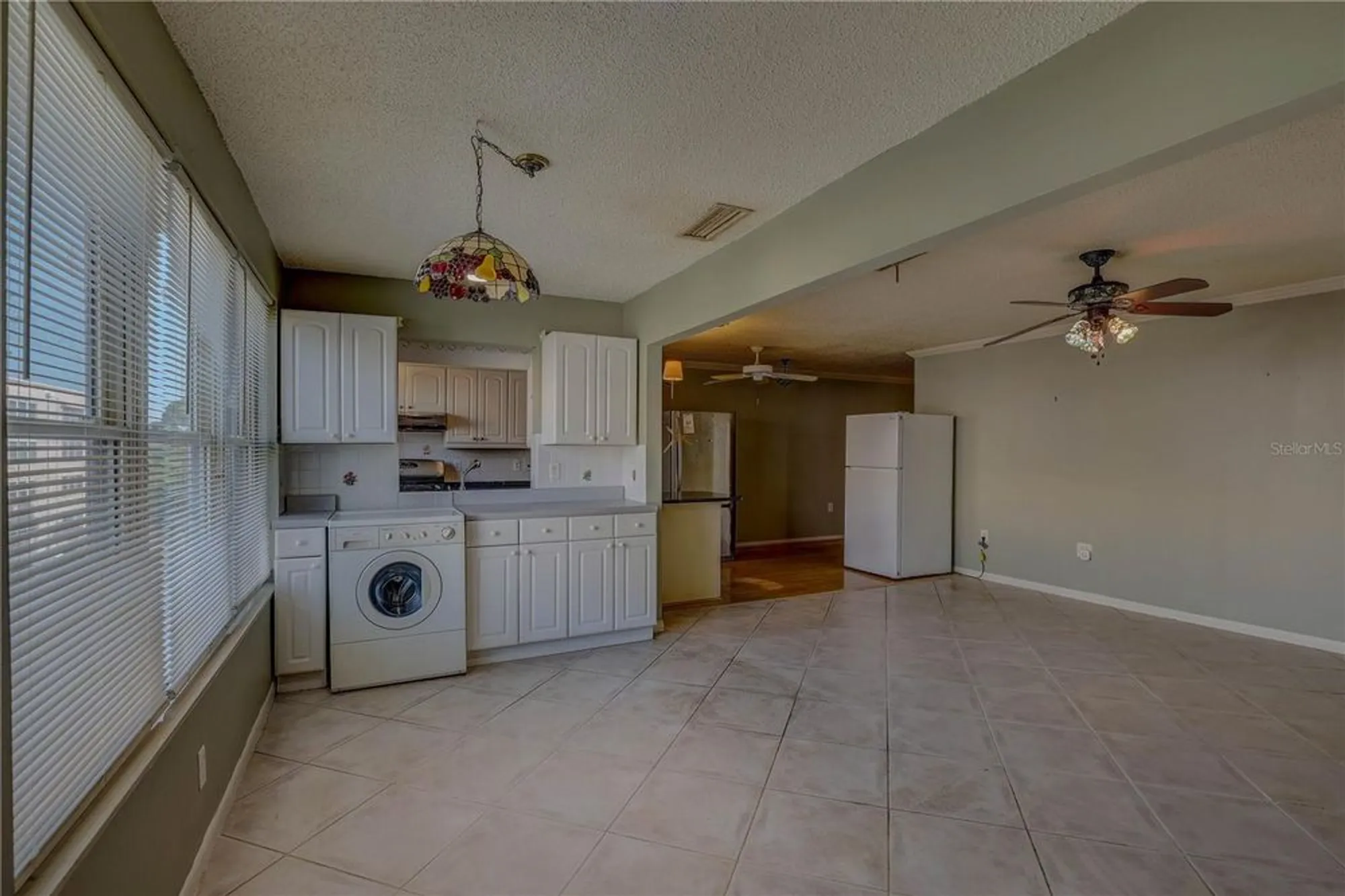 Property Slideshow image 13 of 41 | 5501 80th st n unit 406, Saint Petersburg, FL, 33709