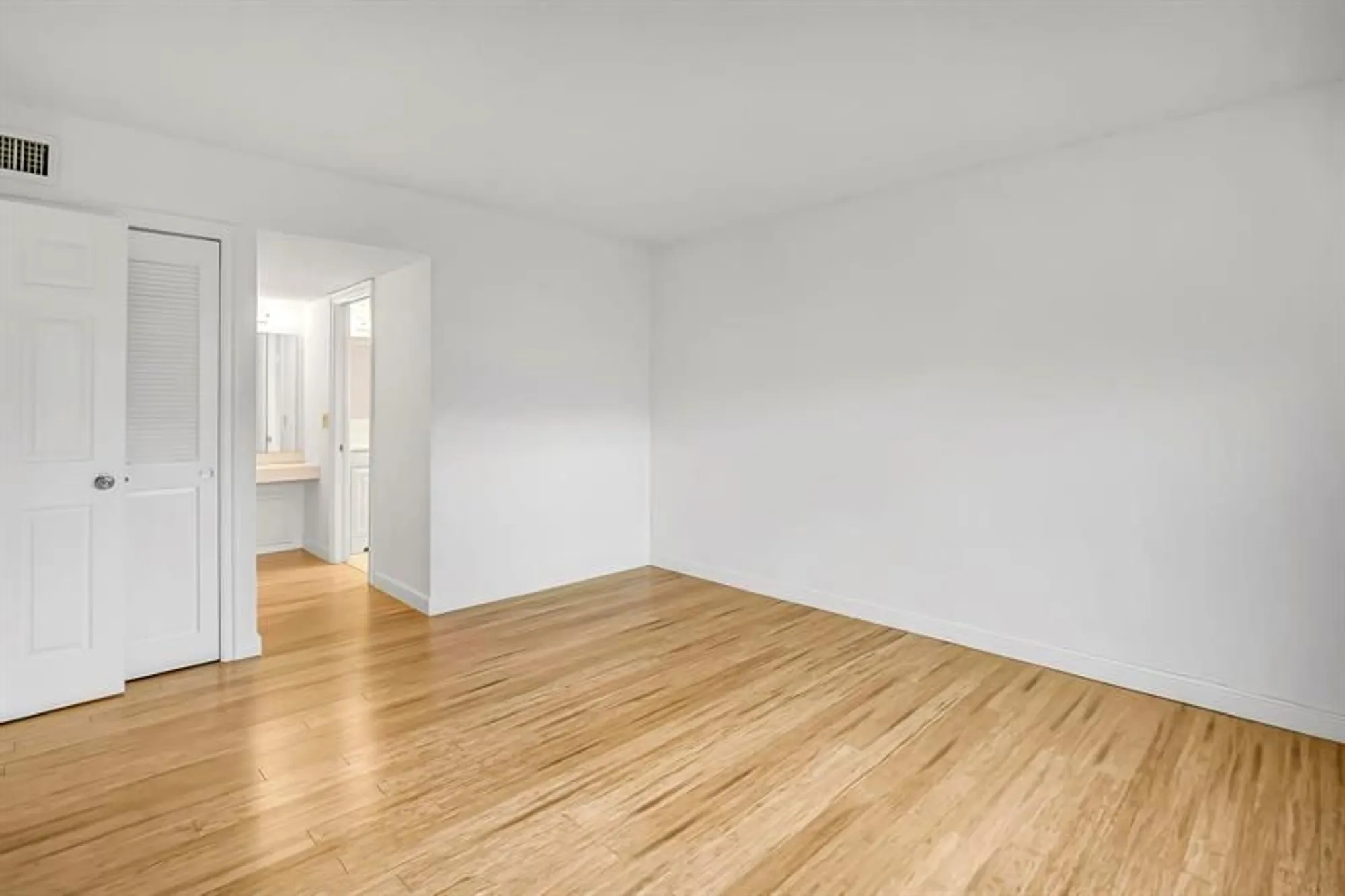 Property Slideshow image 6 of 27 | 9872 marina blvd apt 1417, Boca Raton, FL, 33428