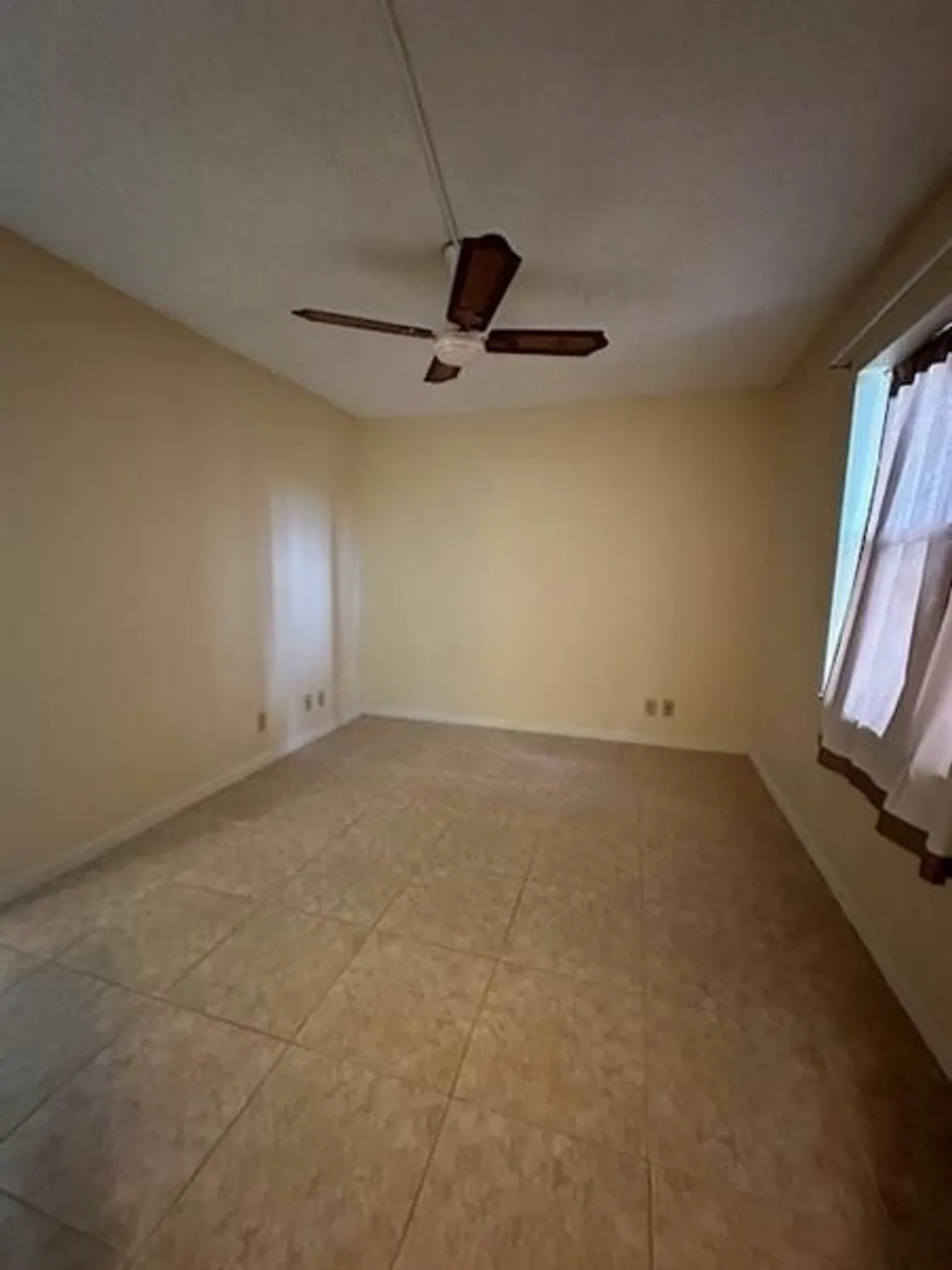 Property Slideshow image 14 of 22 | 8050 w mcnab rd 210, Tamarac, FL, 33321