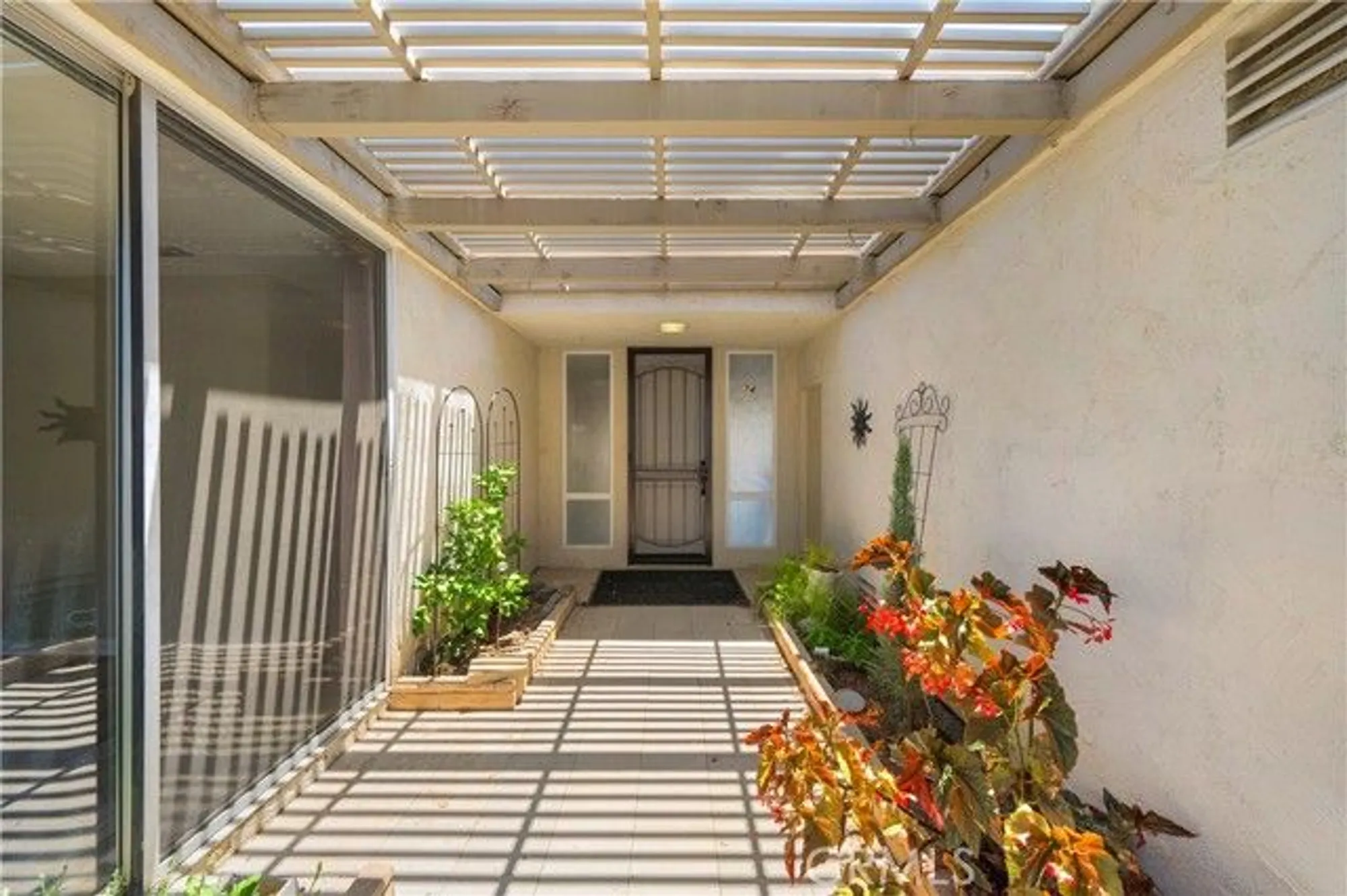 Property Slideshow image 28 of 32 | 28375 paseo grande dr, Menifee, CA, 92586