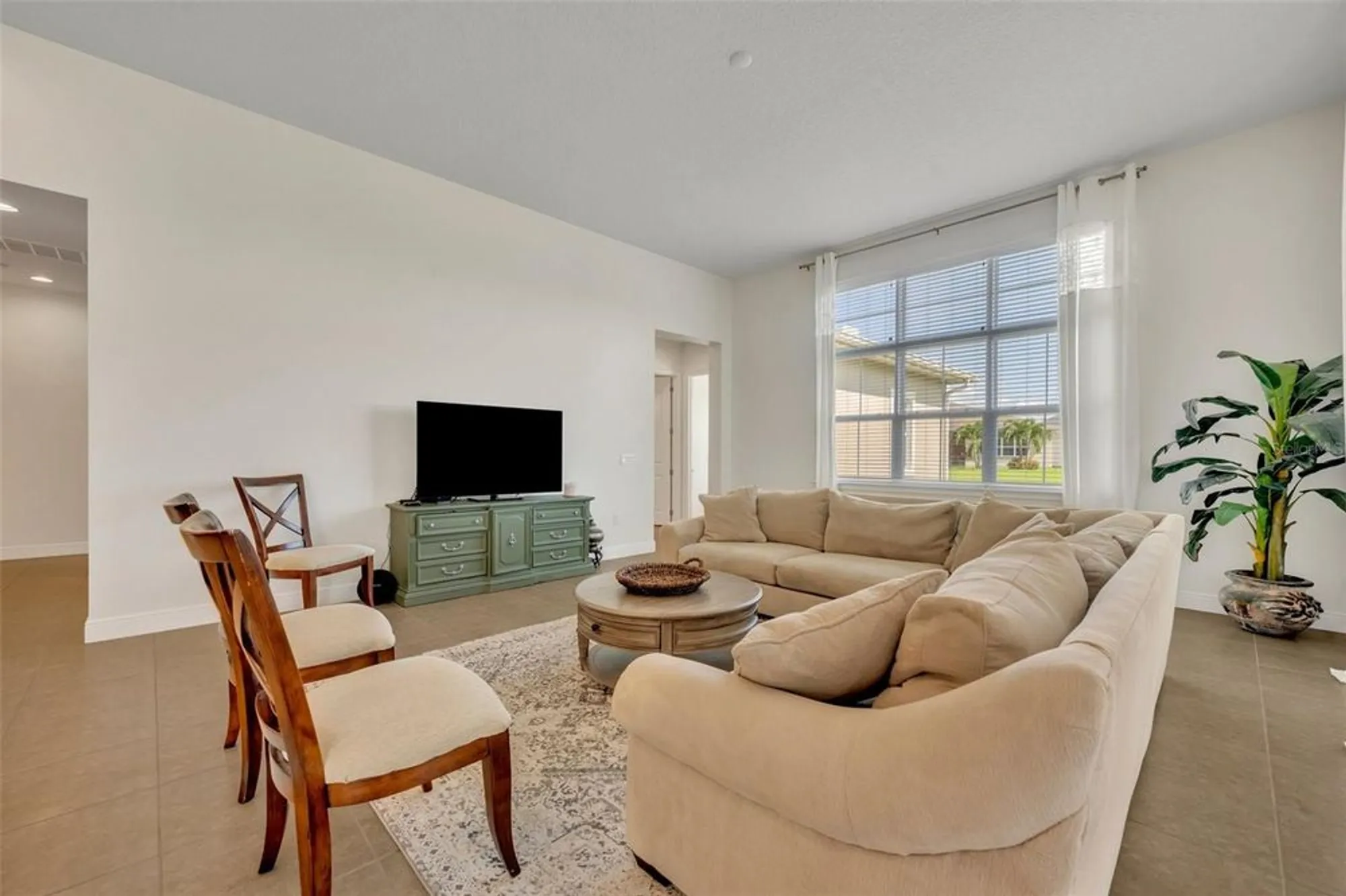 Property Slideshow image 9 of 40 | 2666 meadowedge loop, Saint Cloud, FL, 34772