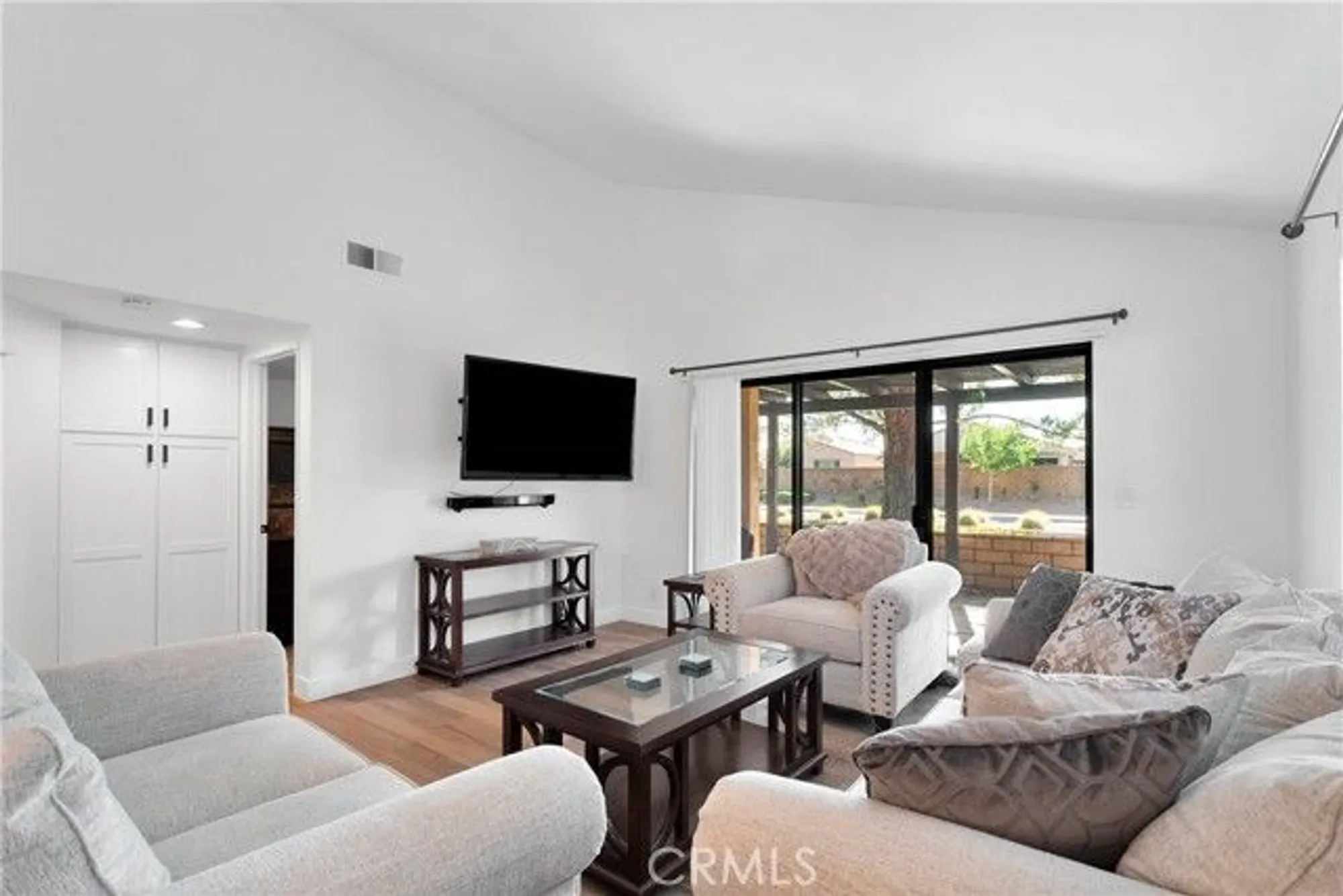 Property Slideshow image 6 of 27 | 11722 oak st, Apple Valley, CA, 92308