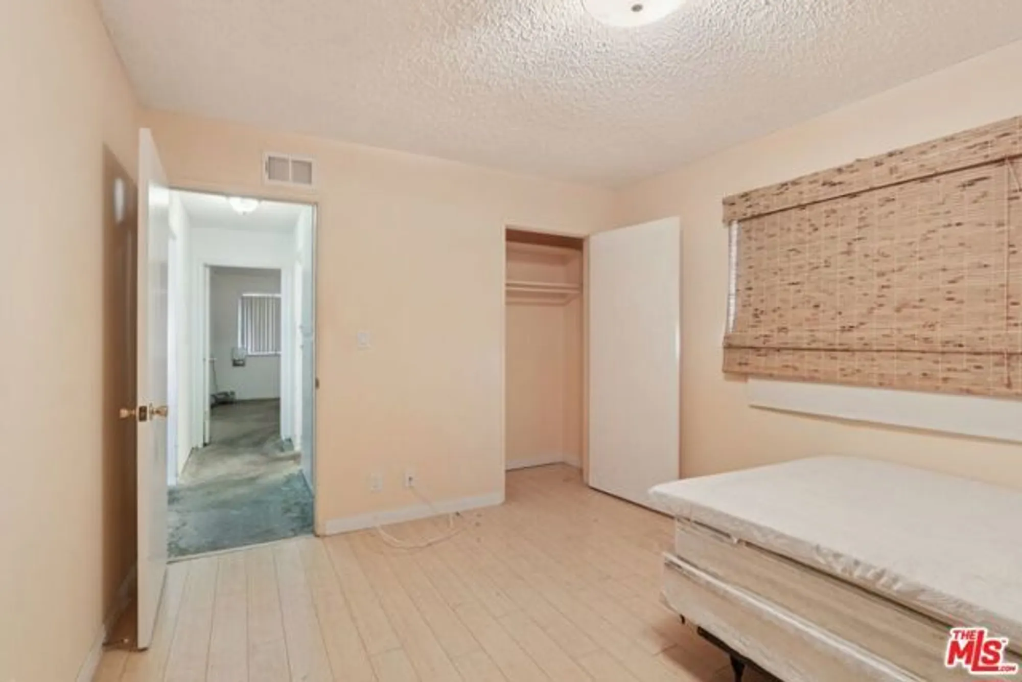 Property Slideshow image 10 of 15 | 160 w fiesta grn, Port Hueneme, CA, 93041