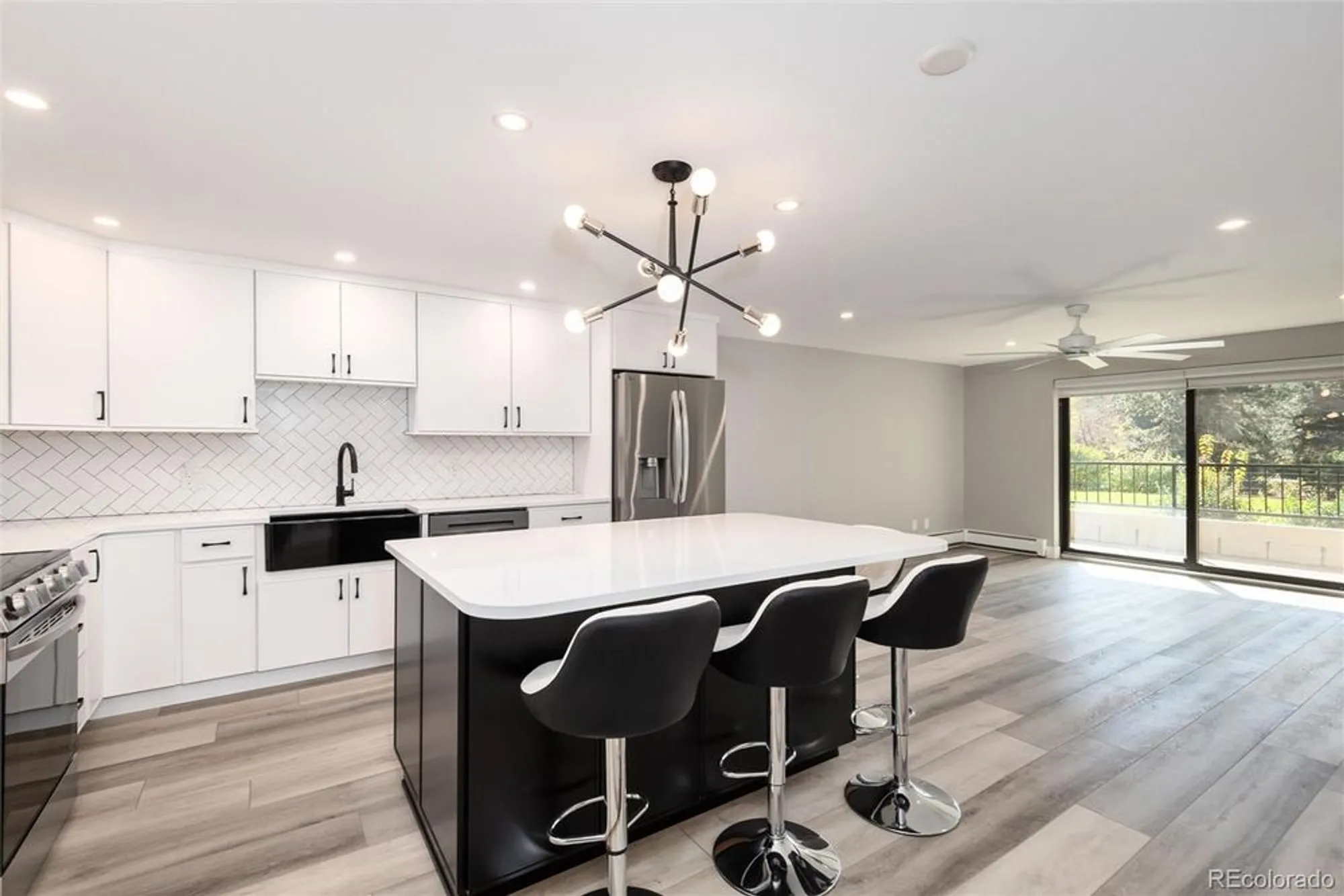 Property Slideshow image 4 of 30 | 13991 e marina dr 105, Aurora, CO, 80014