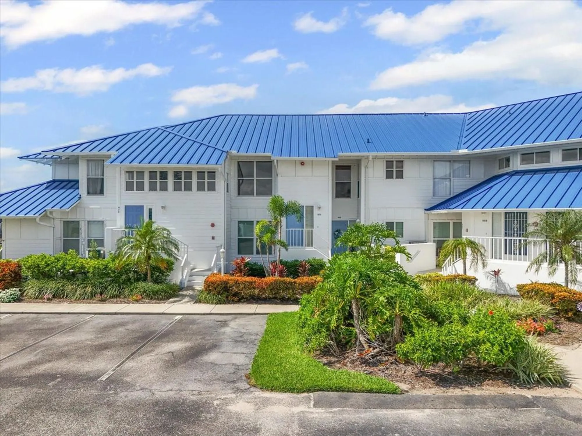 Property Slideshow image 1 of 65 | 970 sandpiper cir # 970, Bradenton, FL, 34209