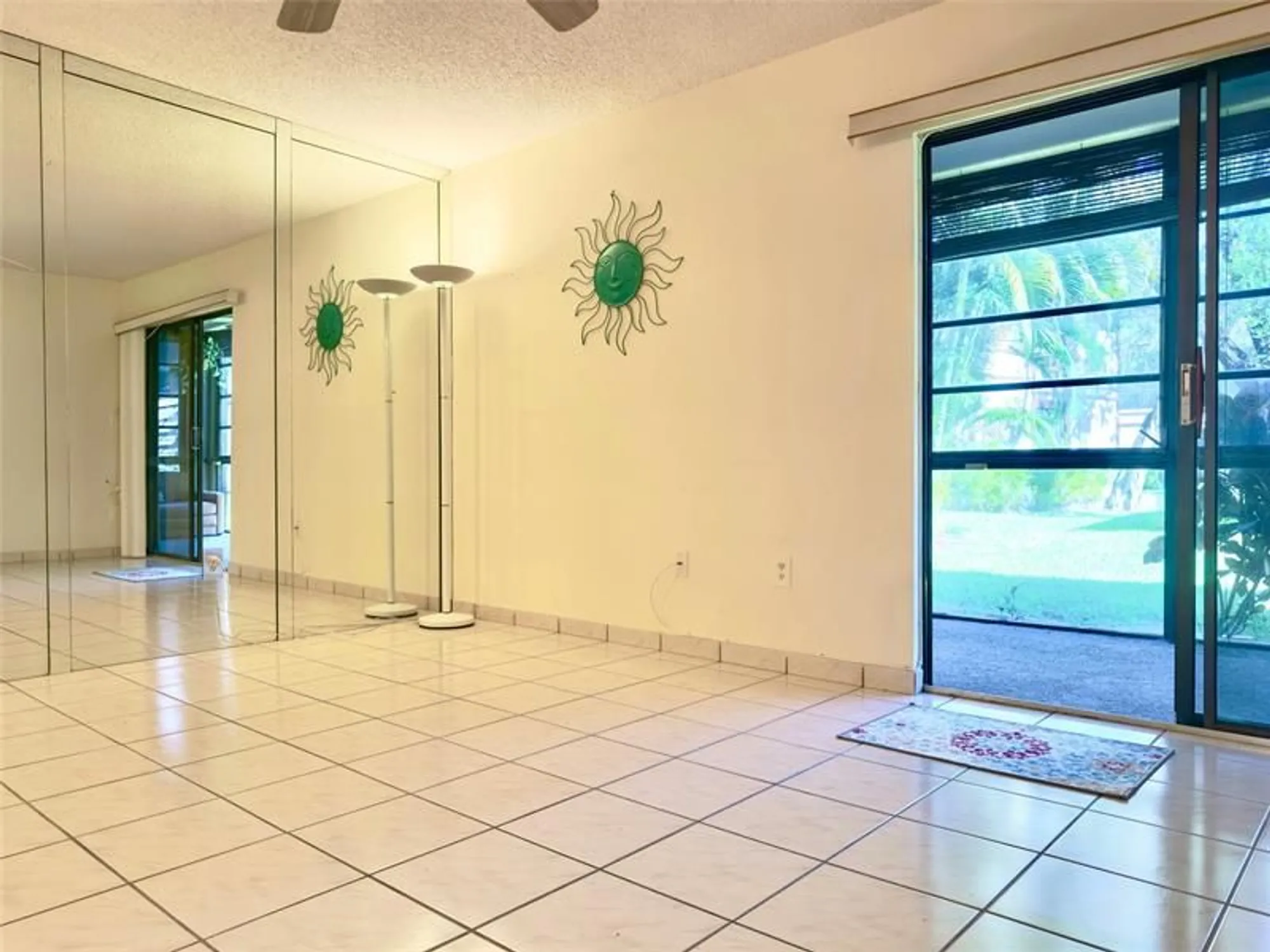 Property Slideshow image 12 of 51 | 9988 n belfort cir 111, Tamarac, FL, 33321