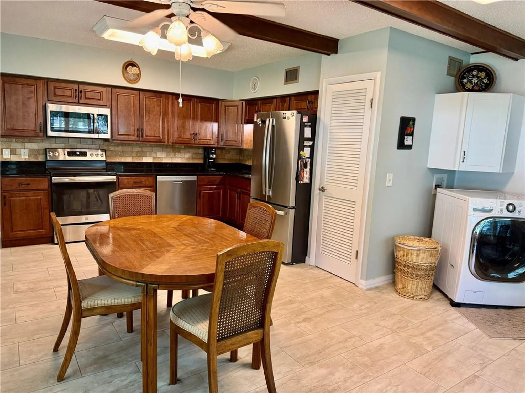 Property Slideshow image 23 of 49 | 2293 swedish dr 21, Clearwater, FL, 33763