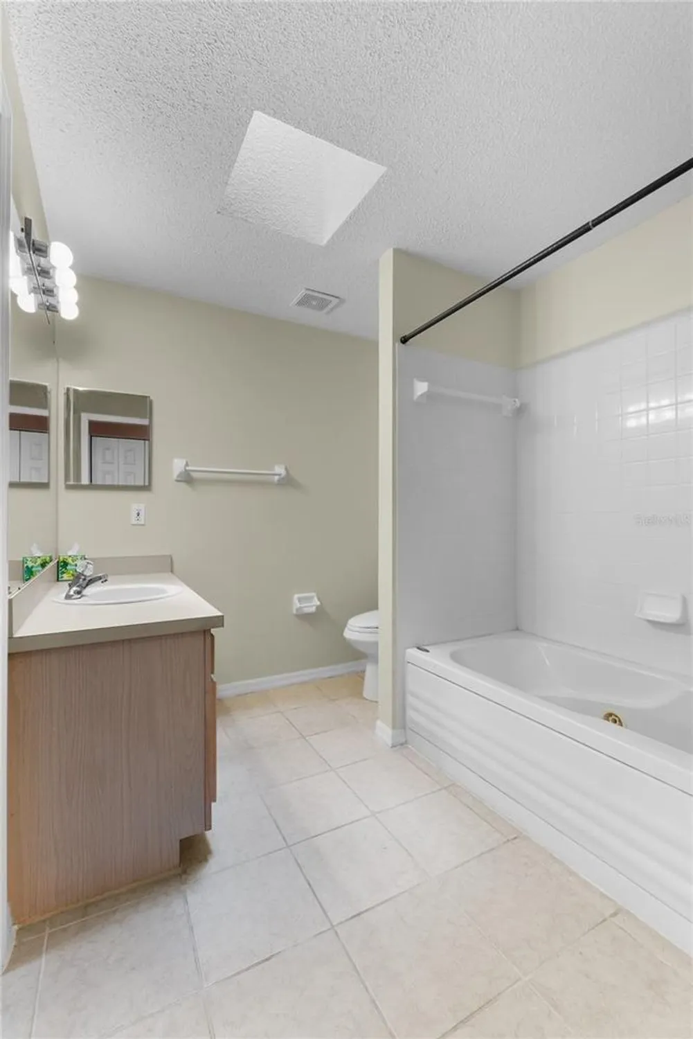 Property Slideshow image 24 of 35 | 2244 silver lakes dr, Lakeland, FL, 33810