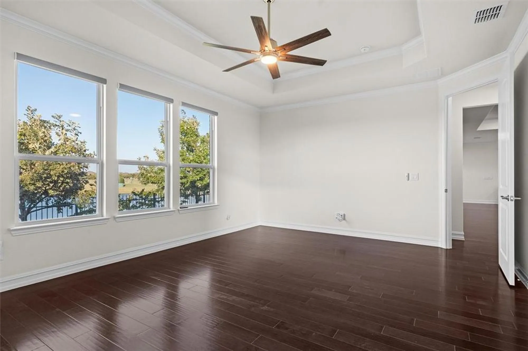 Property Slideshow image 11 of 38 | 2112 vista creek dr, Frisco, TX, 75036