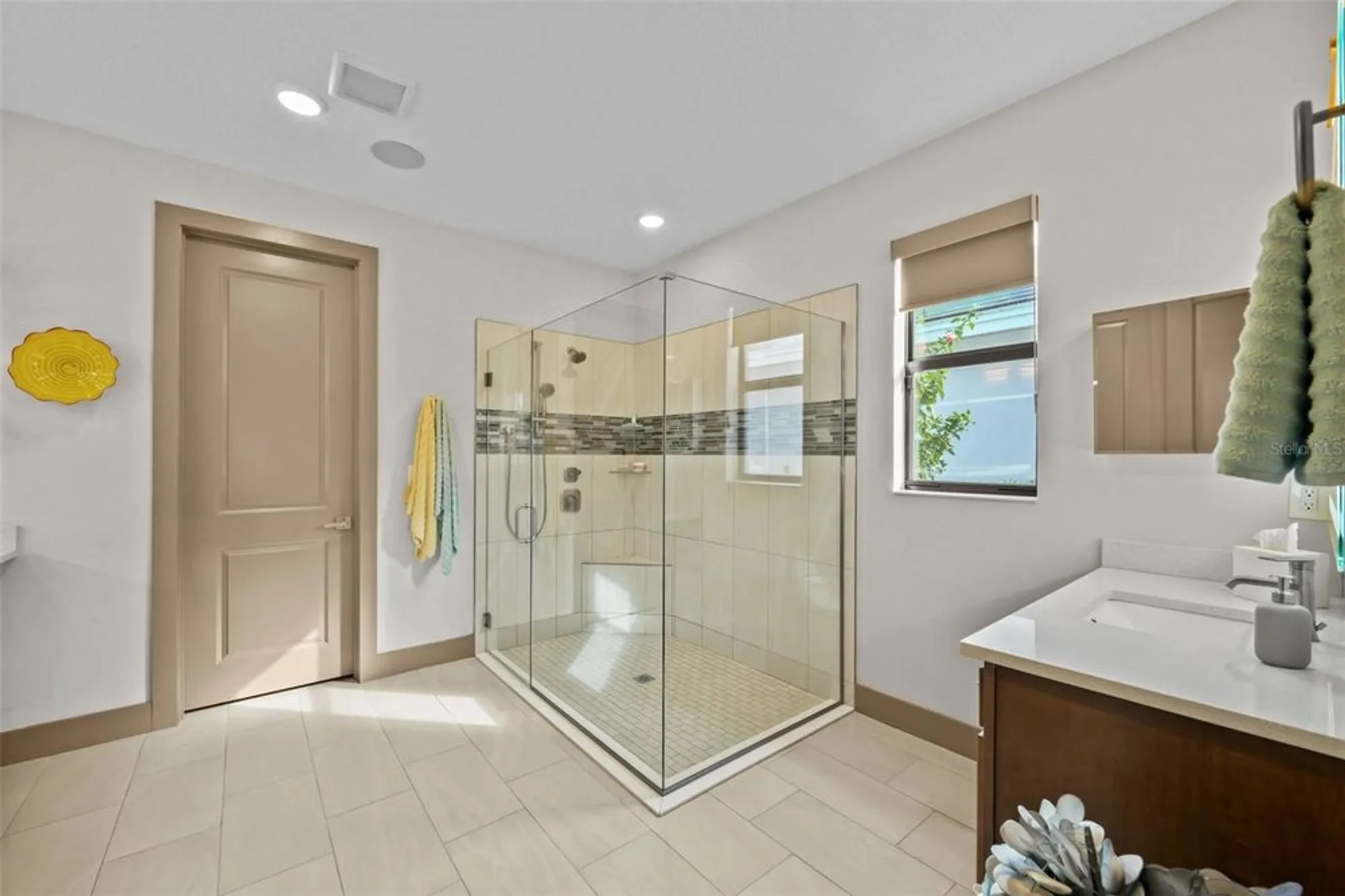 Property Slideshow image 20 of 50 | 17702 cresswind ter, Bradenton, FL, 34211