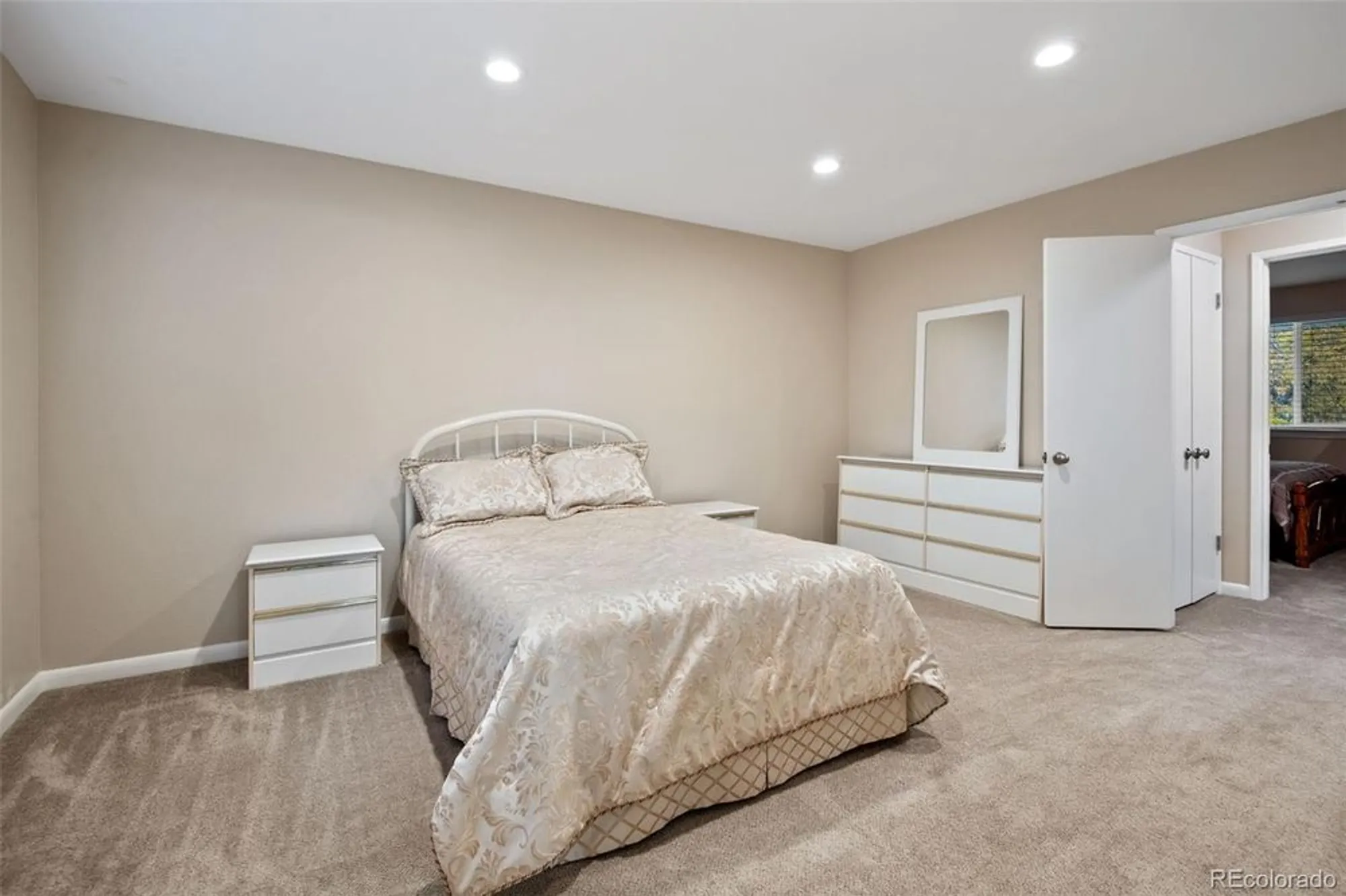 Property Slideshow image 18 of 26 | 7433 w cedar cir, Lakewood, CO, 80226