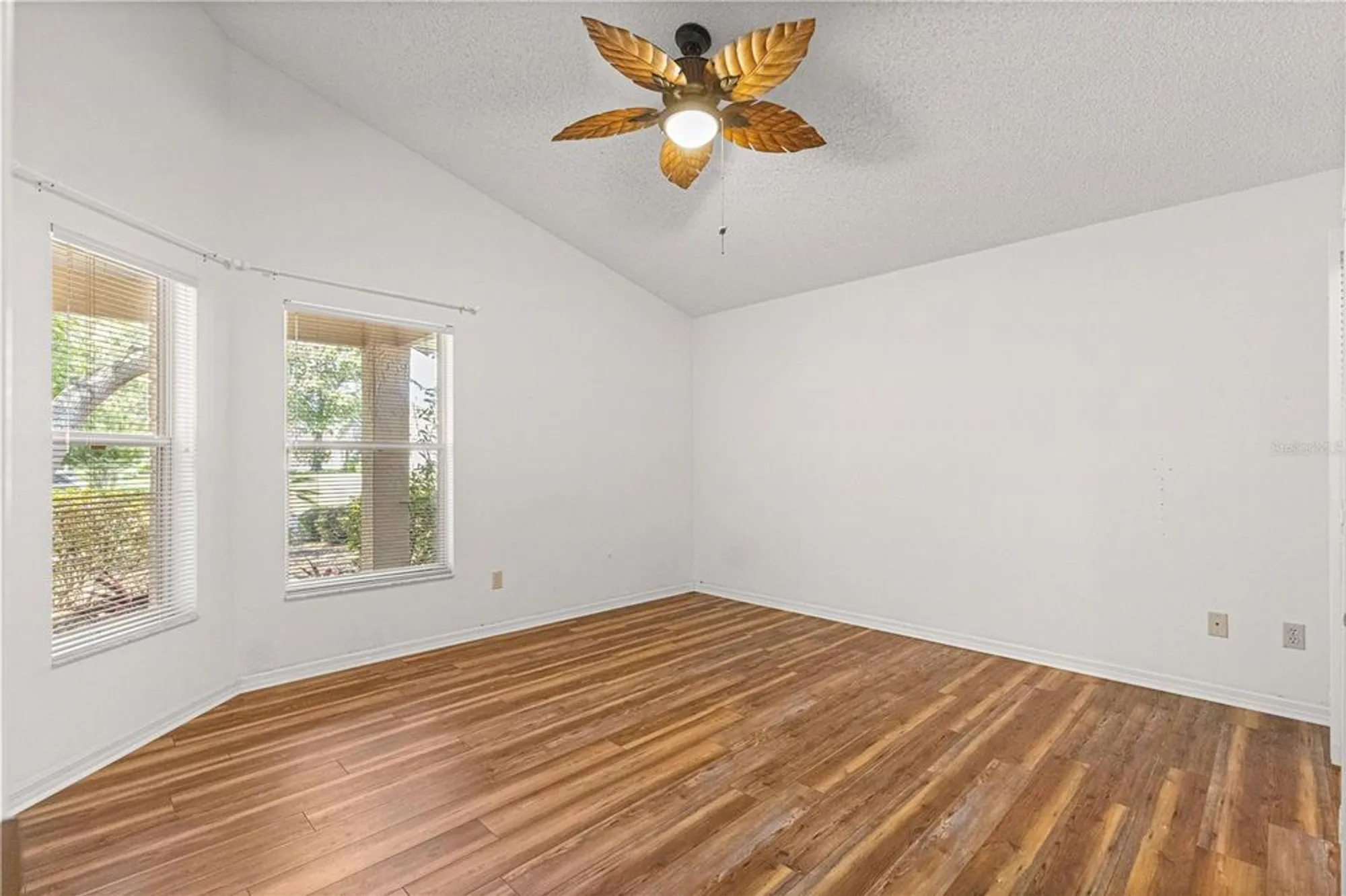 Property Slideshow image 5 of 34 | 9093 sw 91st cir, Ocala, FL, 34481