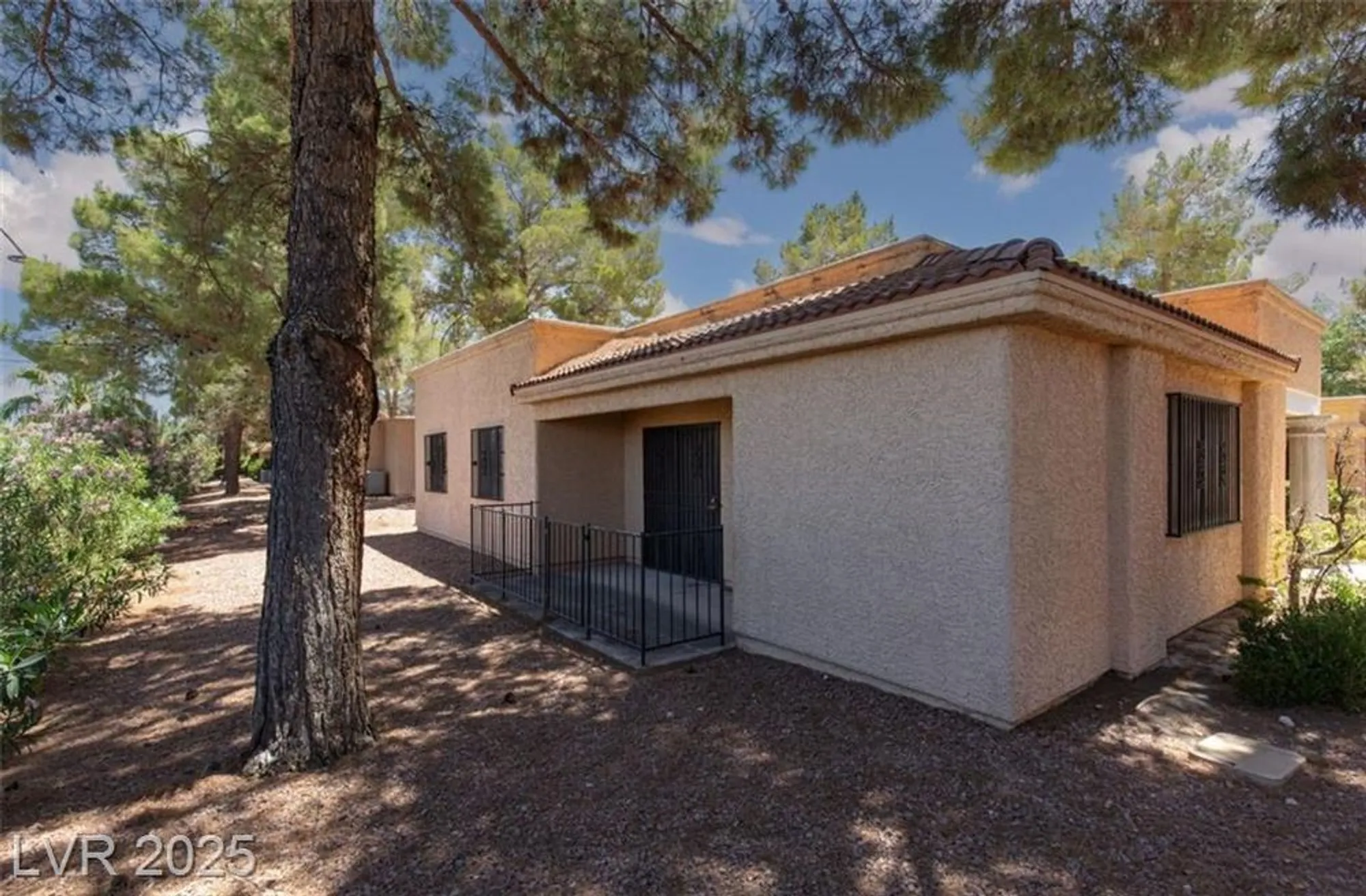 Property Slideshow image 2 of 24 | 2851 s valley view blvd 1021, Las Vegas, NV, 89102