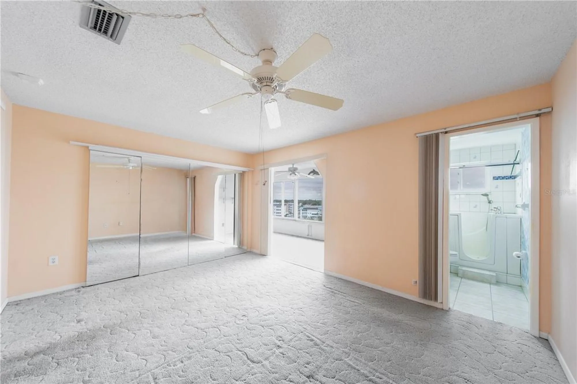 Property Slideshow image 13 of 30 | 5925 shore blvd 606, Gulfport, FL, 33707