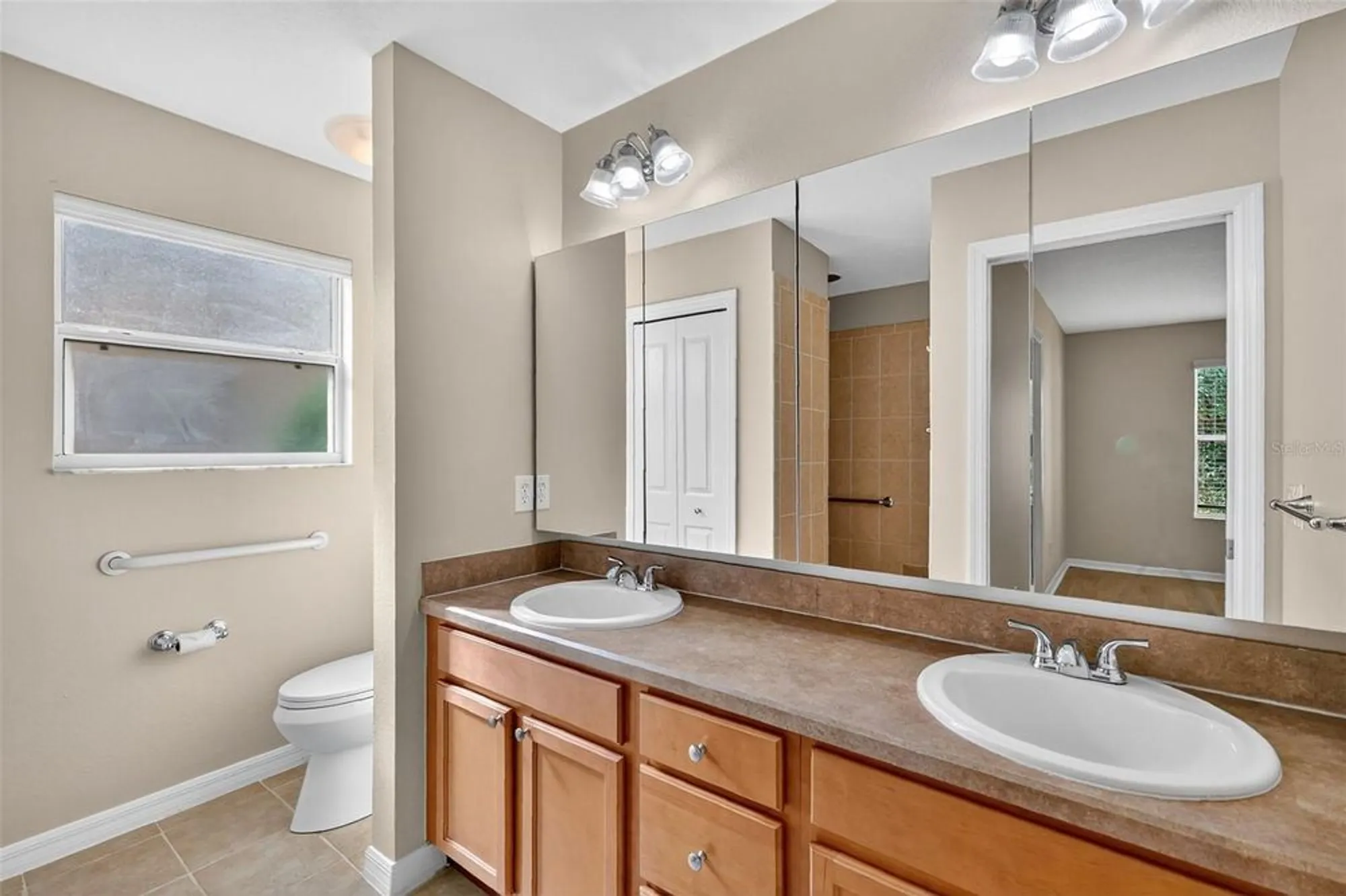 Property Slideshow image 21 of 36 | 2377 longbow trl, The Villages, FL, 32162