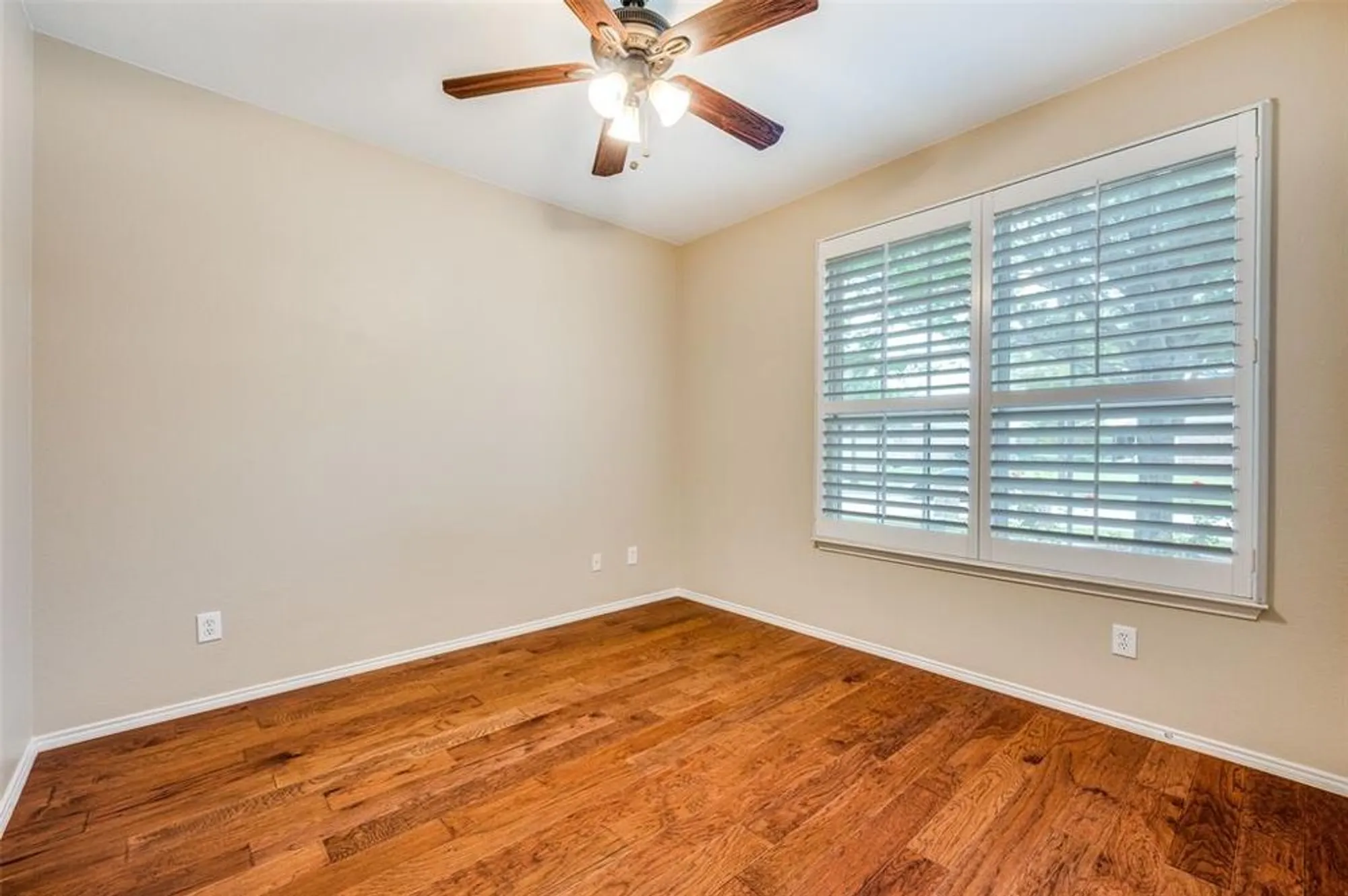 Property Slideshow image 20 of 26 | 1698 overwood dr, Frisco, TX, 75036