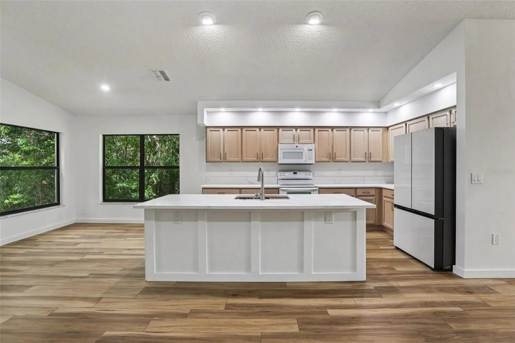 Property Slideshow image 9 of 32 | 533 bent oak ct, Spring Hill, FL, 34609