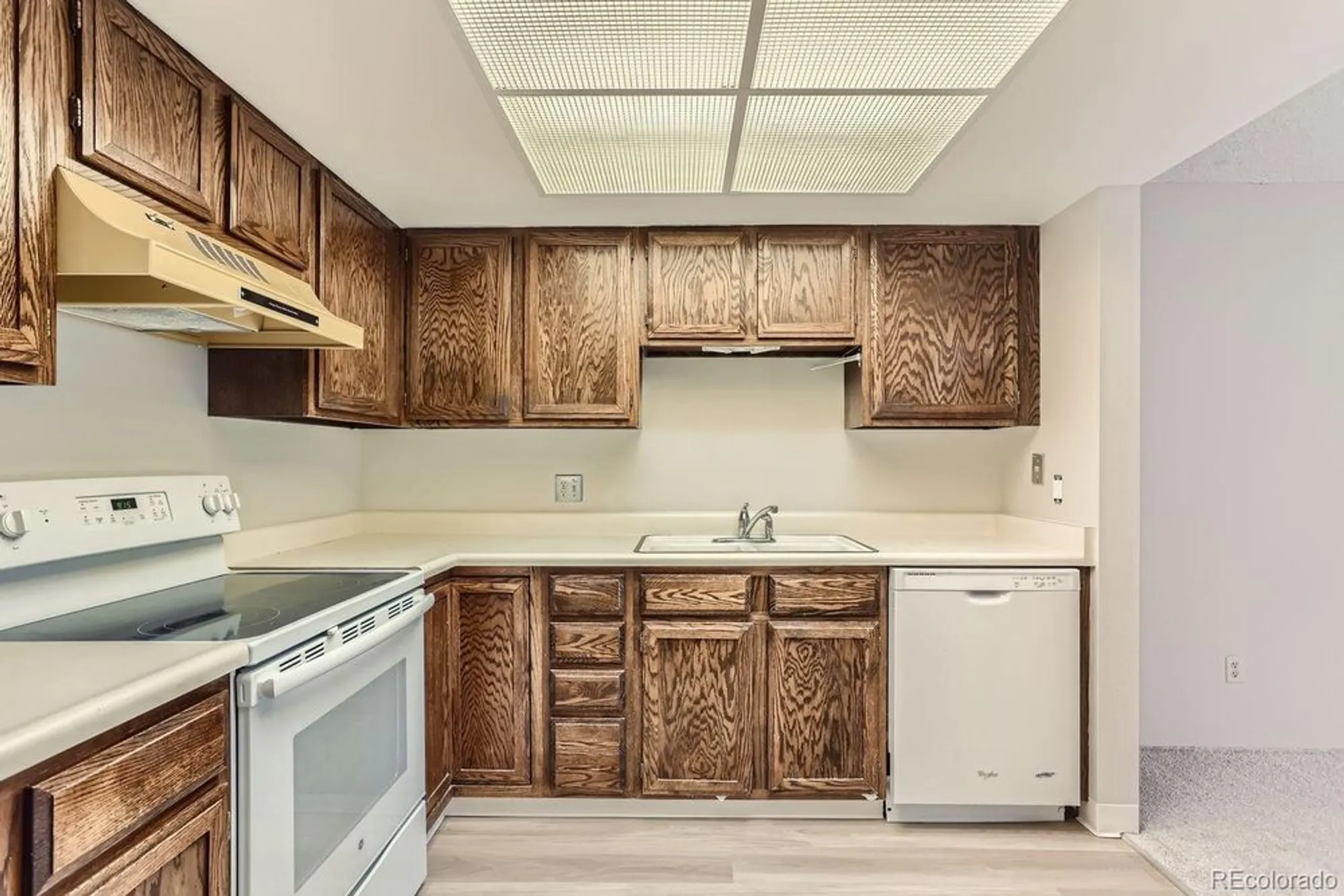 Property Slideshow image 5 of 14 | 13890 e marina dr 111, Aurora, CO, 80014